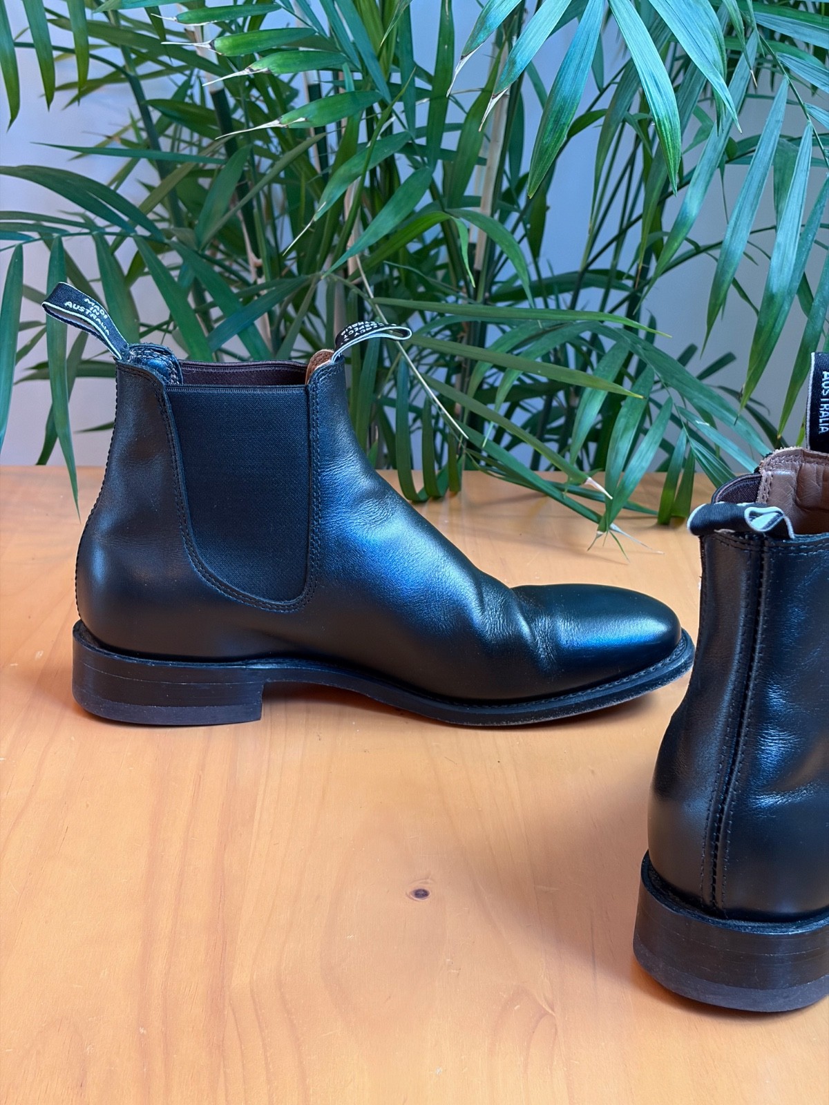 R.M. Williams Classic Craftsman Leather Chelsea Boots US 10 / UK 9 – Barely Worn