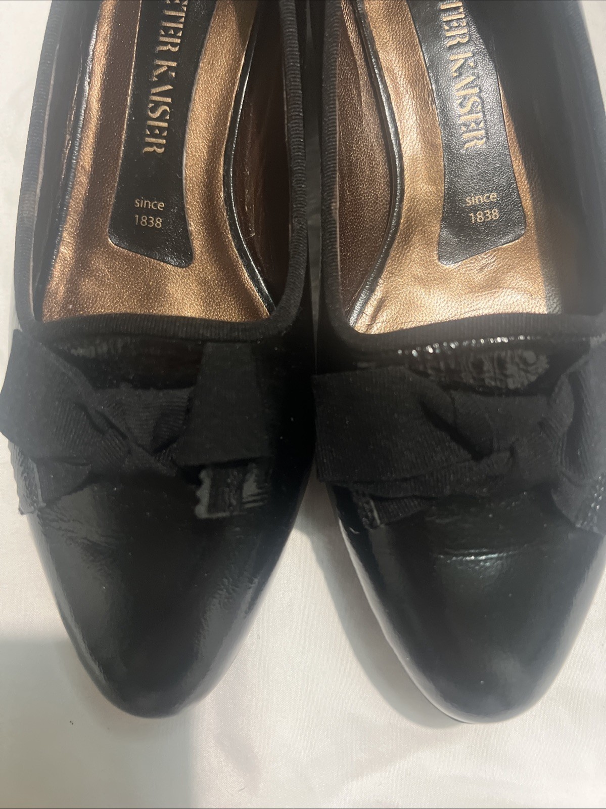 Peter Kaiser Black Patent Leather Pump With Bow Detail Size 8 New