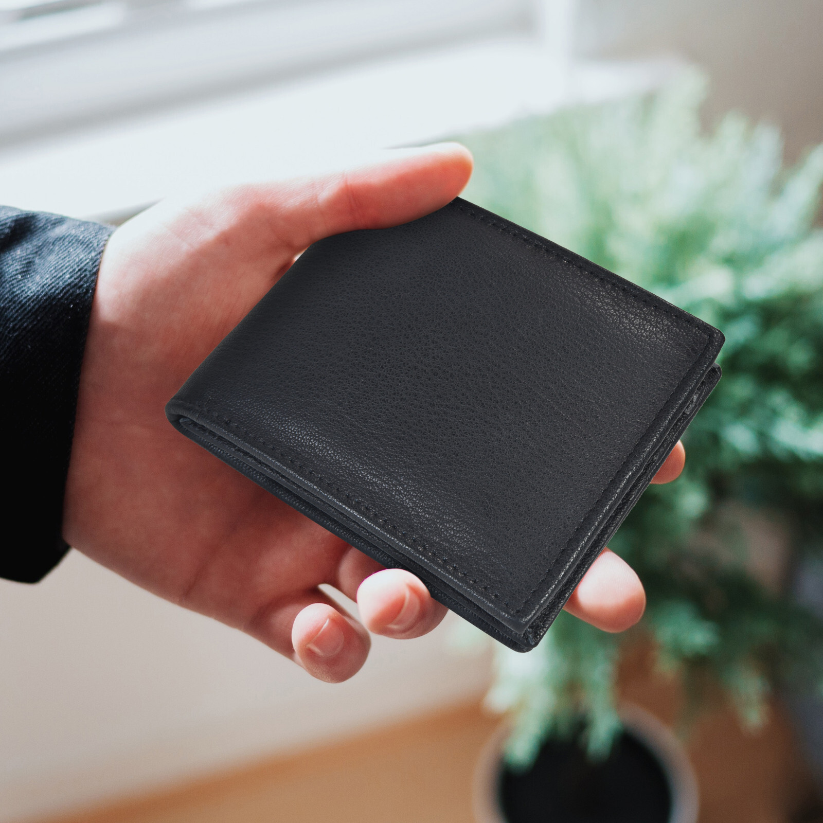 Leatherboss Classic Leather RFID Wallet – Coin Pocket and Card Holder- Gift Bag