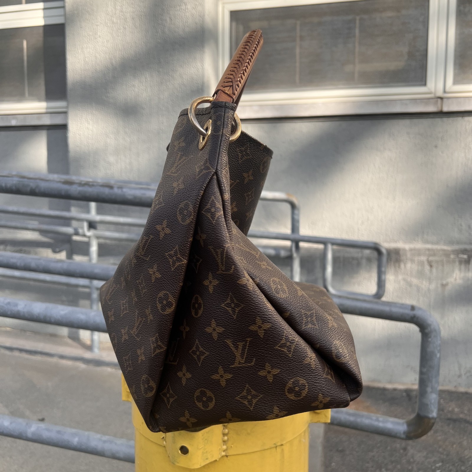 Louis Vuitton LV Hand Bag M40249 Artsy MM Brown Monogram Y2K Logomania Boho Chic
