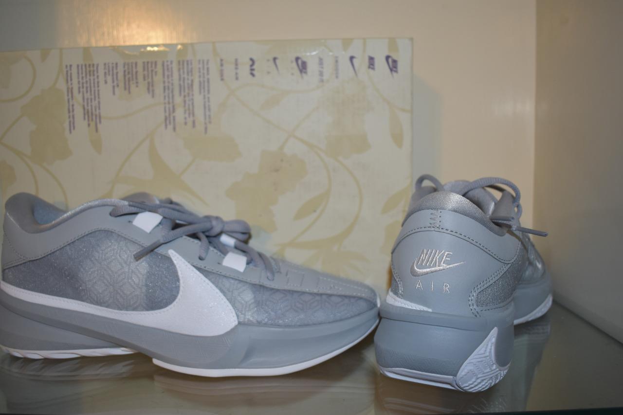 Nike Zoom Freak 5 Team Basketball Shoes DZ2946 002 Men 8/Women 9.5 Gray NIB