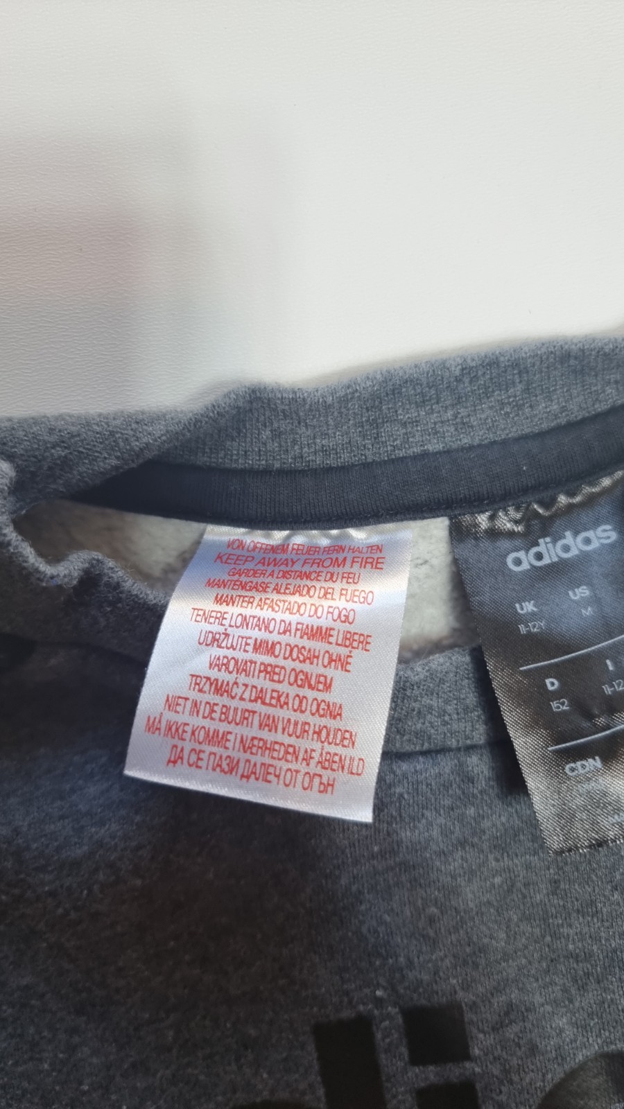 Genuine Adidas Sweatshirt (Crewneck) in Kids Size 152 (11-12 Years)