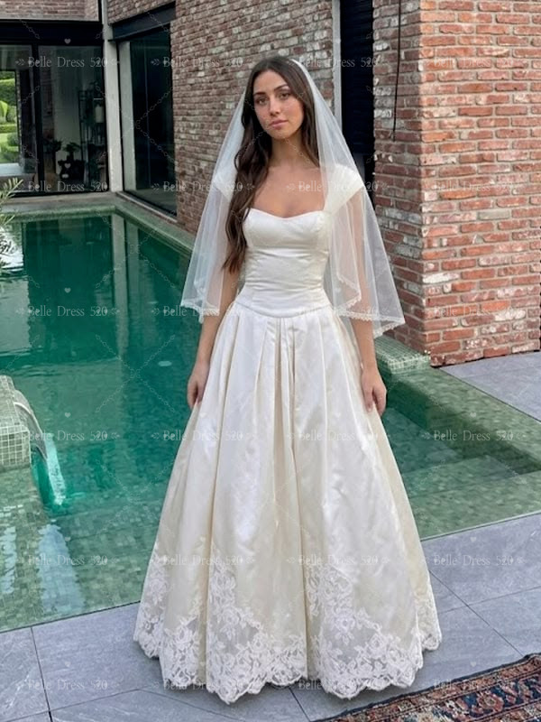 Stain Wedding Dresses Square Neck Retro Lace Trimmed A-Line Vintage Bridal Gown