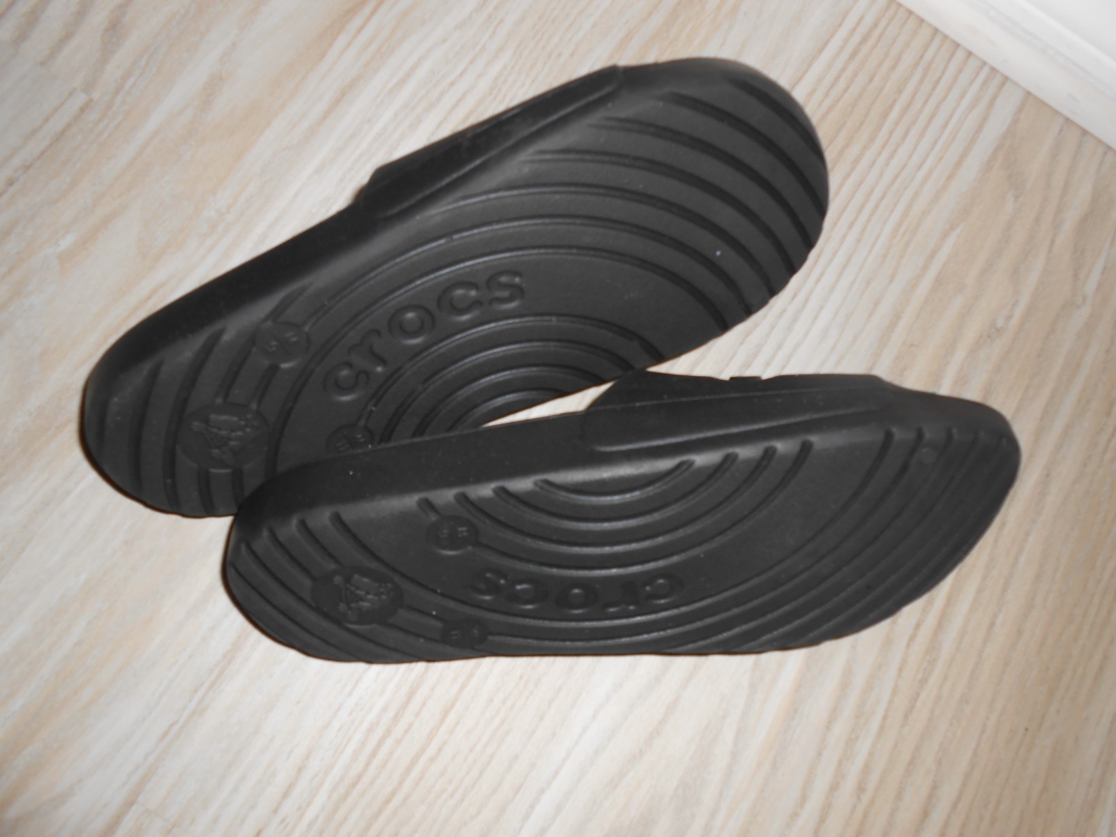 Sandali Croc Slide 210088-001 Black LOGO Crocs Sandals US 9M/11W~MINT Condition~