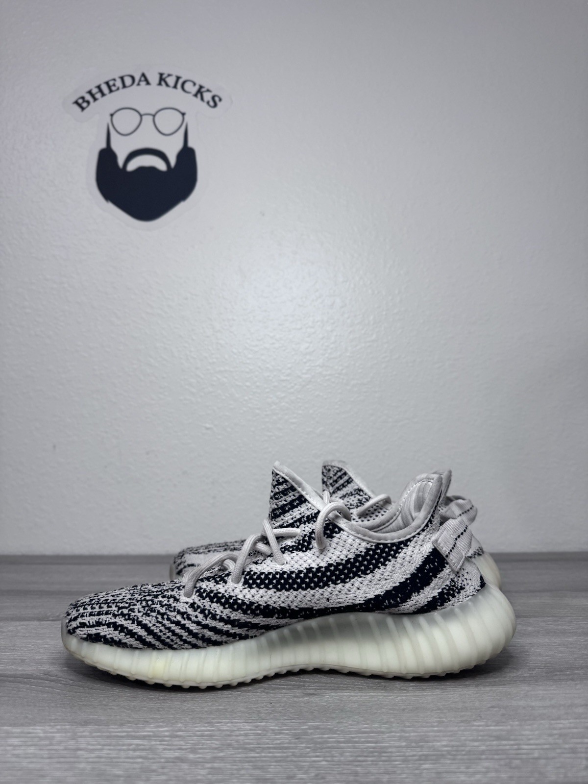 Size 8 – Adidas Yeezy Boost 350 V2 “Zebra” Men’s CP9654 Preowned Sneaker