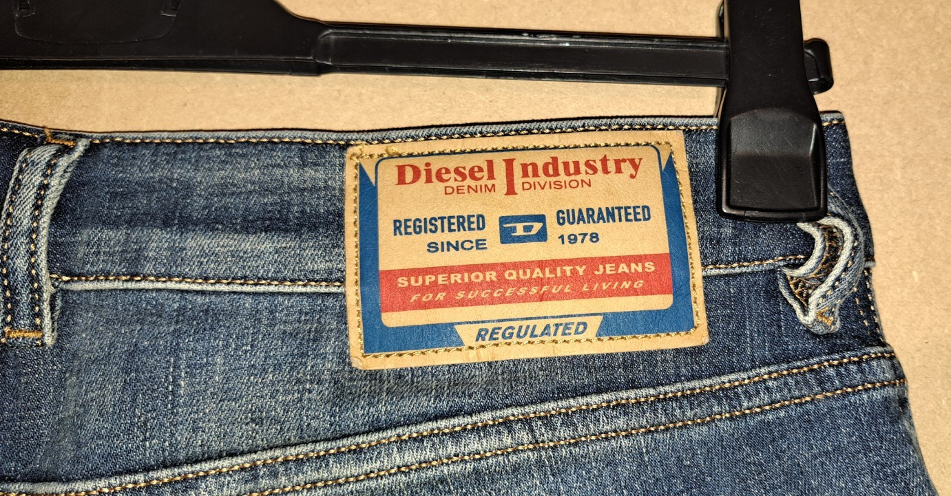 New Diesel 1979 Sleenker Skinny Stretch Blue Denim Jeans RRP £200