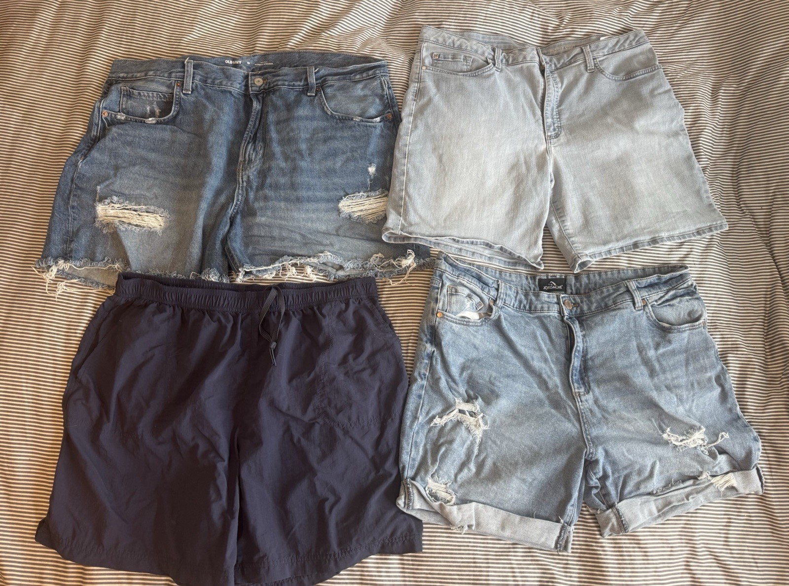 Lot Of 4 Women’s Sz 18 & 1XBlue Jean Shorts, Old Navy, Jordache, Lee, Denim Nice