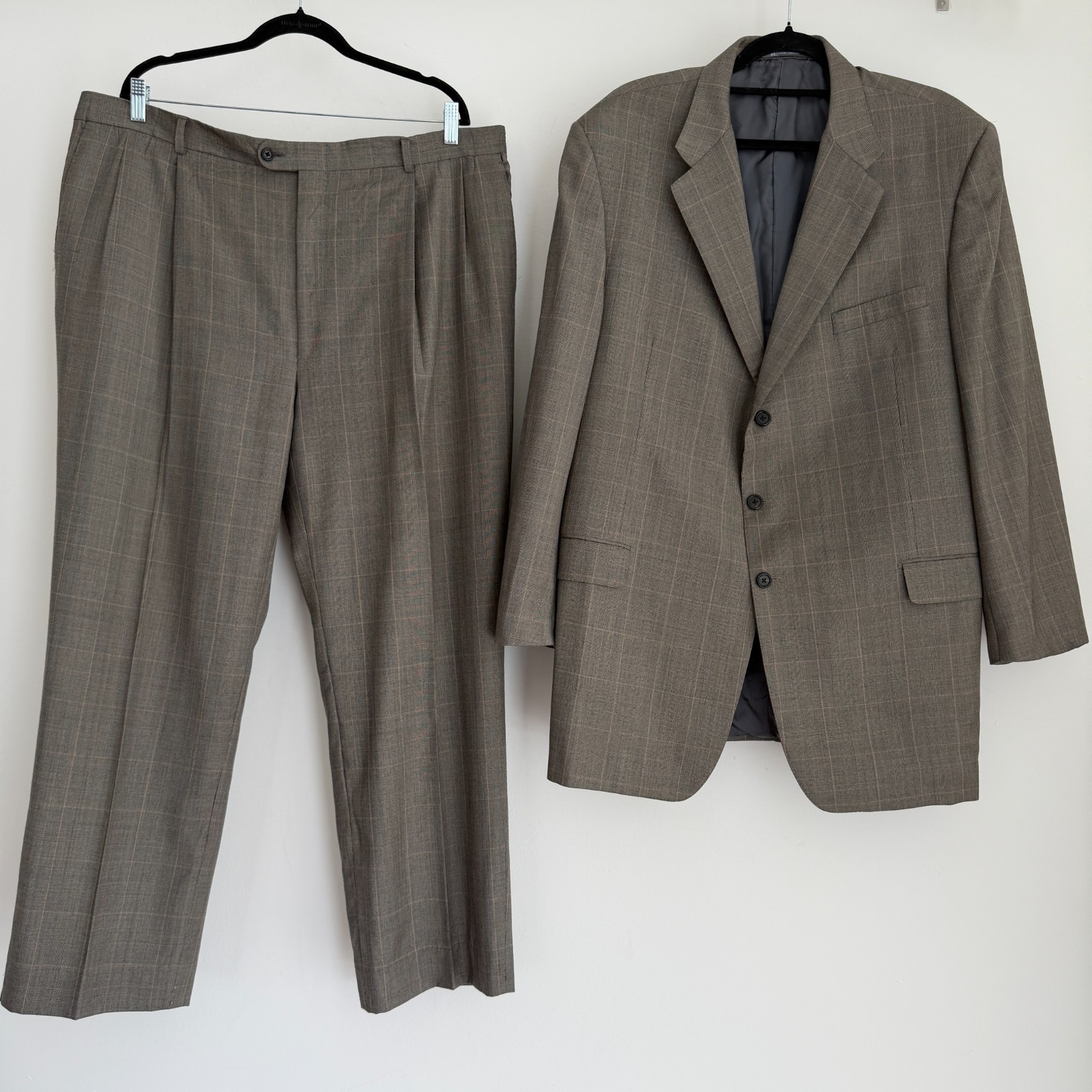 Hickey Freeman Suit 48L Loro Piana Tasmanian Wool Windowpane S130s Pleated 41×29