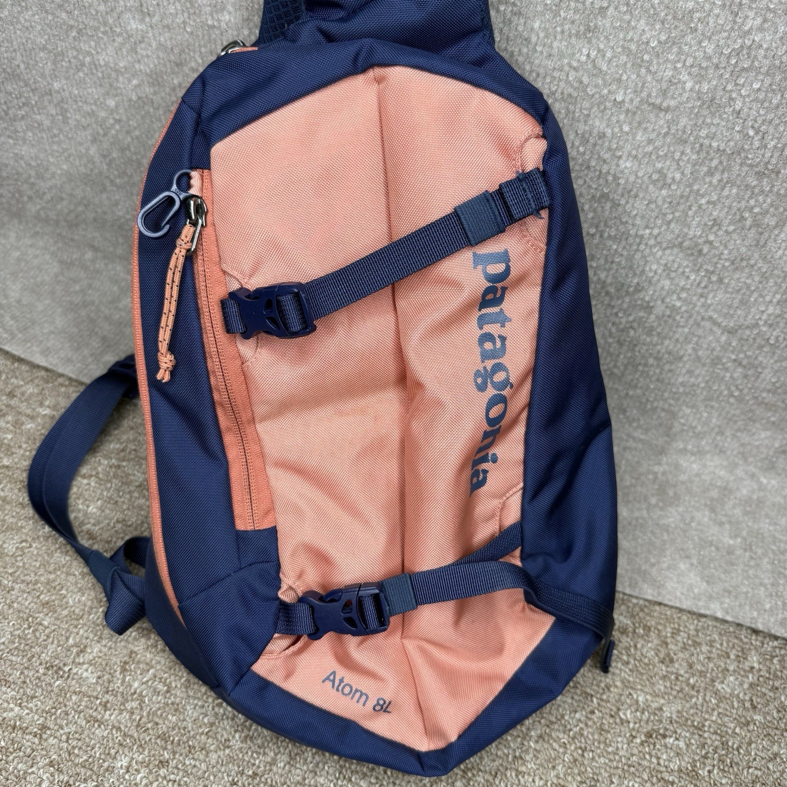 Patagonia Atom 8L Sling Bag One Size Pink Blue Outdoor Hiking Running