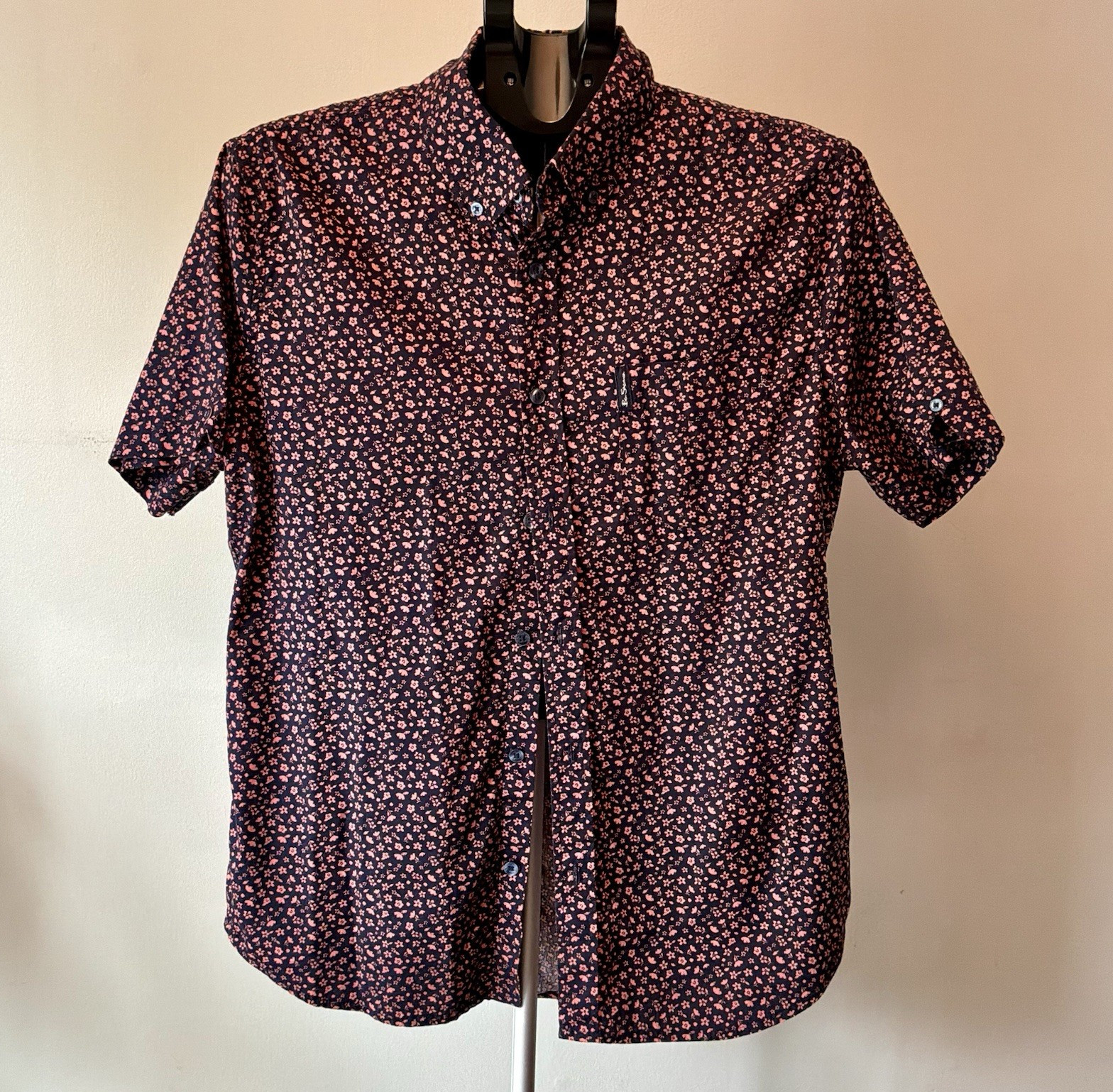 Ben Sherman Men M Short Sleeve Button Down Black Multicolor Floral Print EUC