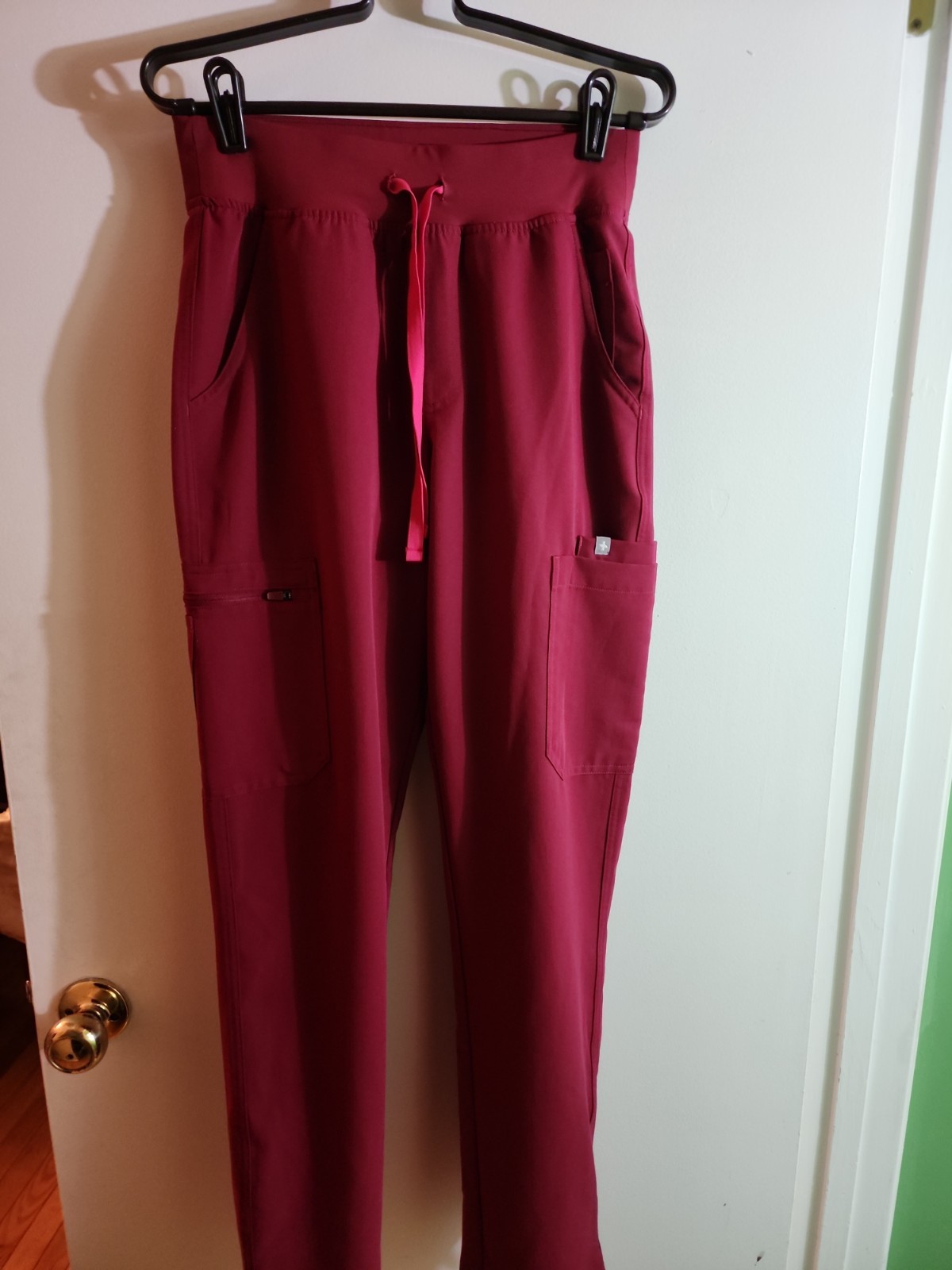 NWOT! Figs Technical Collection Yola Dark Magenta Skinny Cargo Scrub Pants Sz S