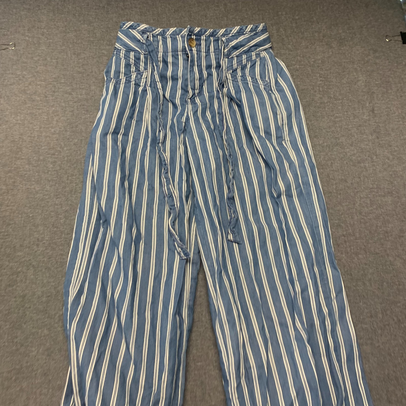 American Eagle Womens Paperbag Pants Size 0 Blue Striped Relaxed Fit 100% Cotton