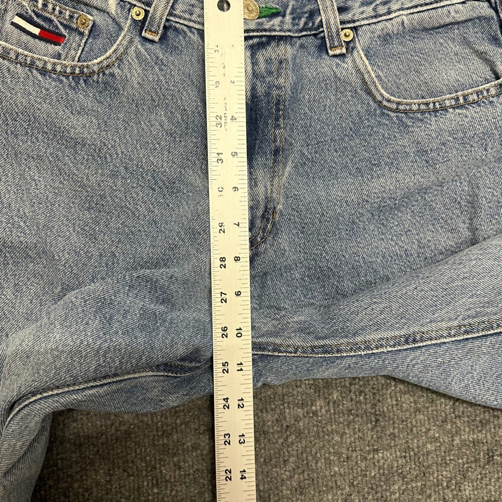 Tommy Jeans Jeans Mens Size 31×30 Light Wash Distressed Straight Leg Denim 90s