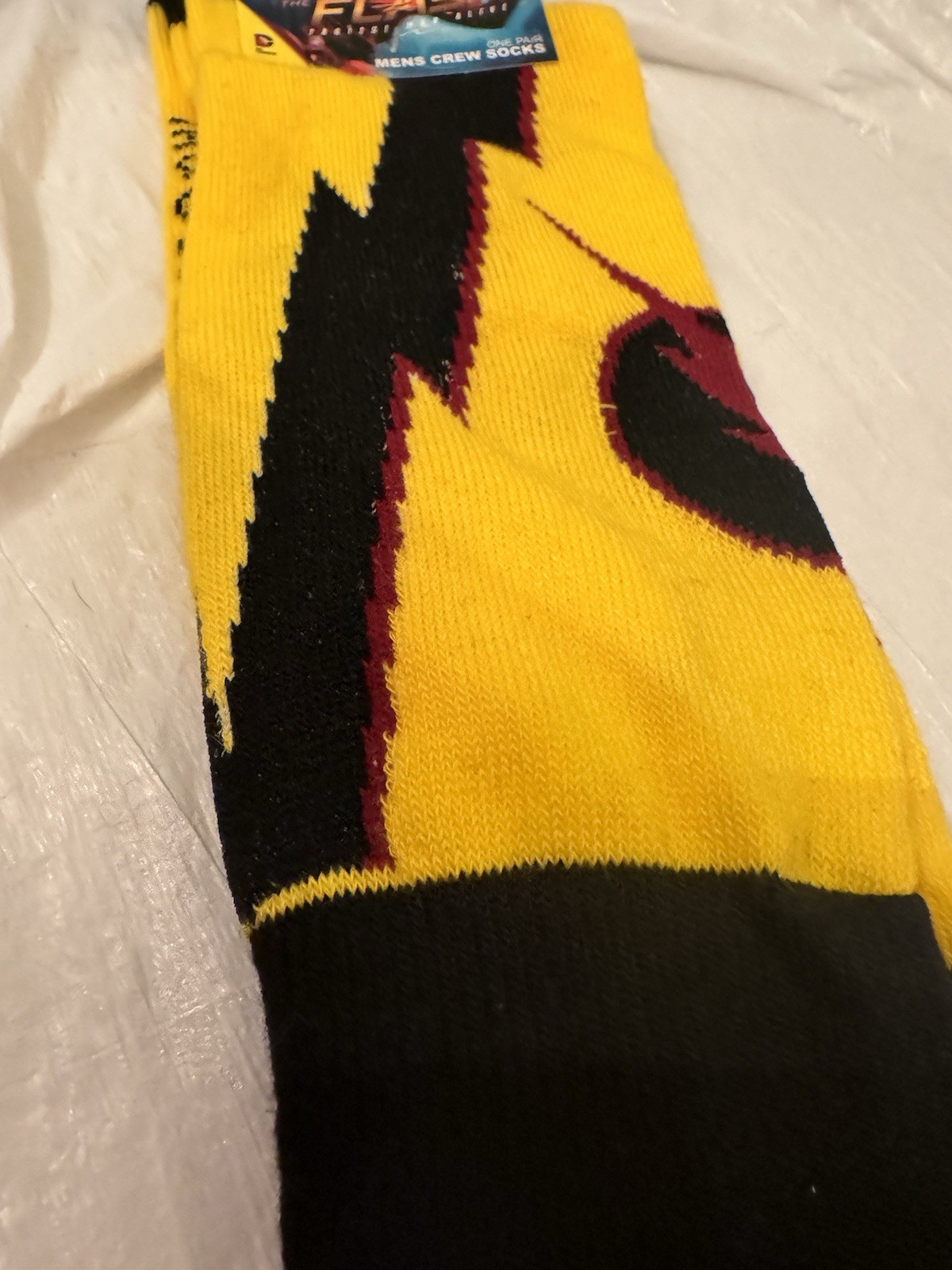 TheFlash MensCrewSocks Yellow Lightning DCComics Bioworld NWTSize10-13 Lootcrate
