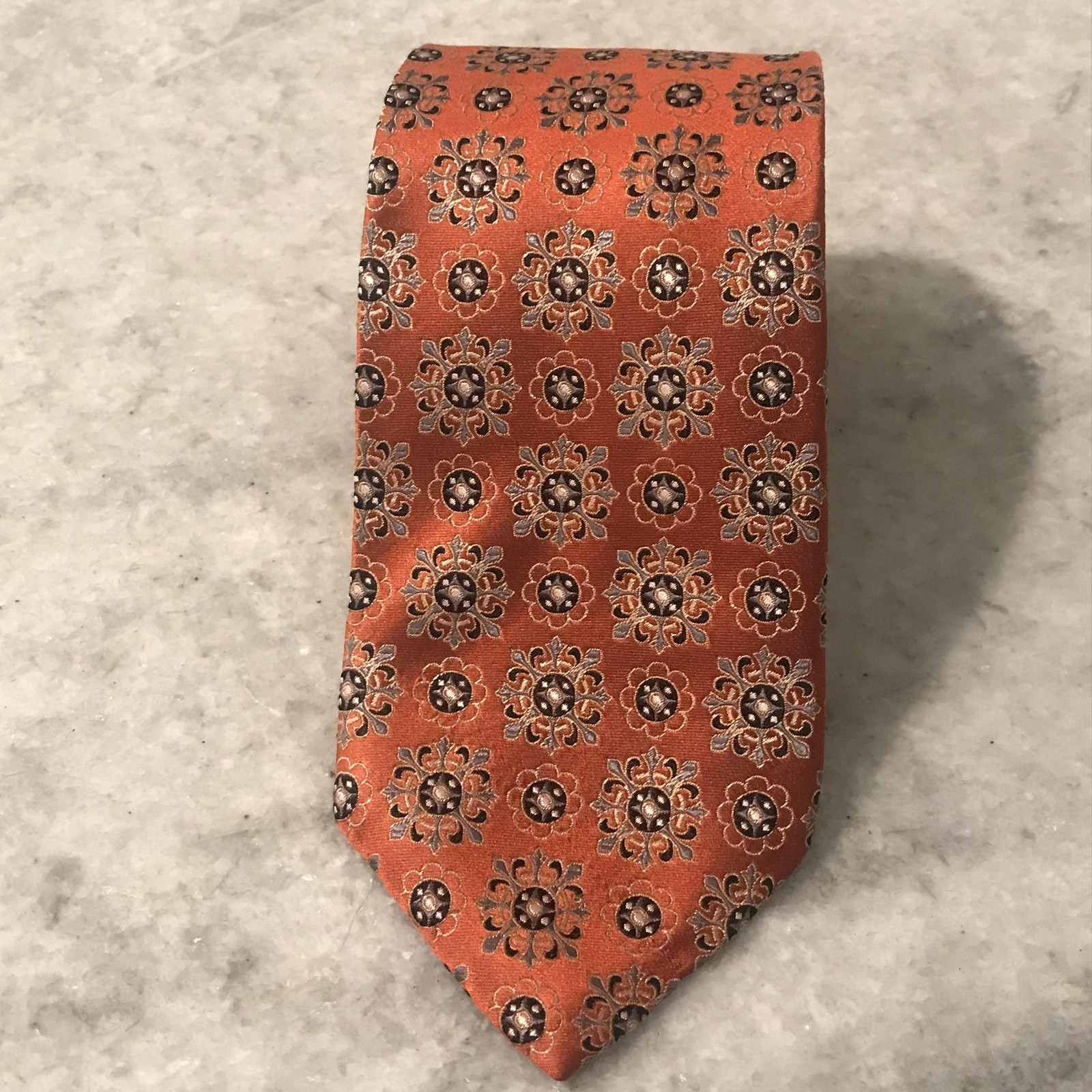 Harley’s Tie Mens Silk Medallion Pattern Classic 58in Made USA Italy Necktie