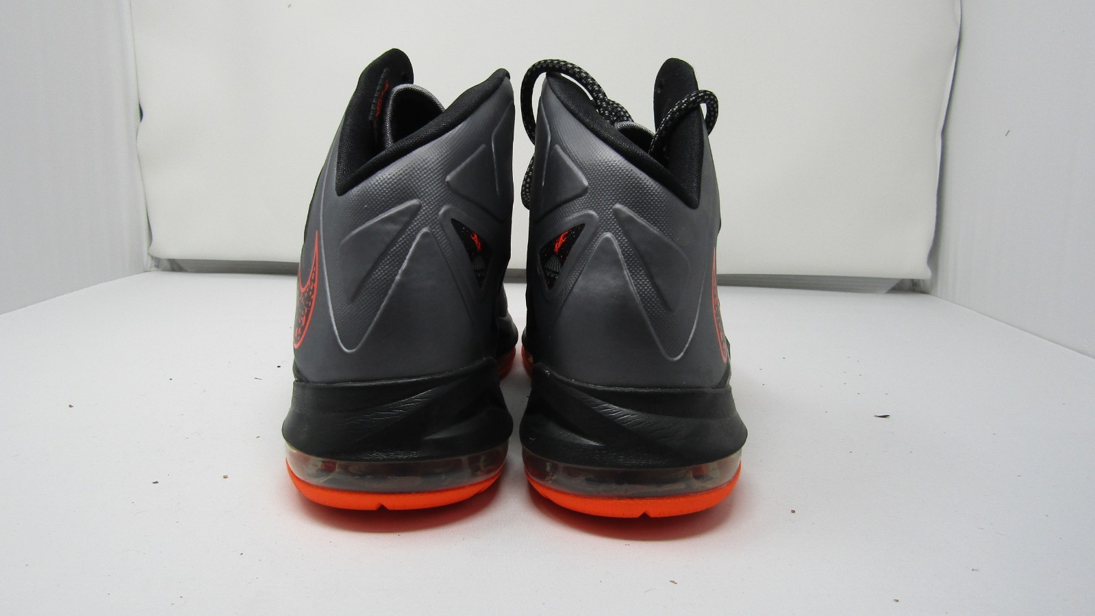 Nike LeBron X 10 Lava Charcoal Total Orange Men’s Size 9.5 541100-002 Diamond
