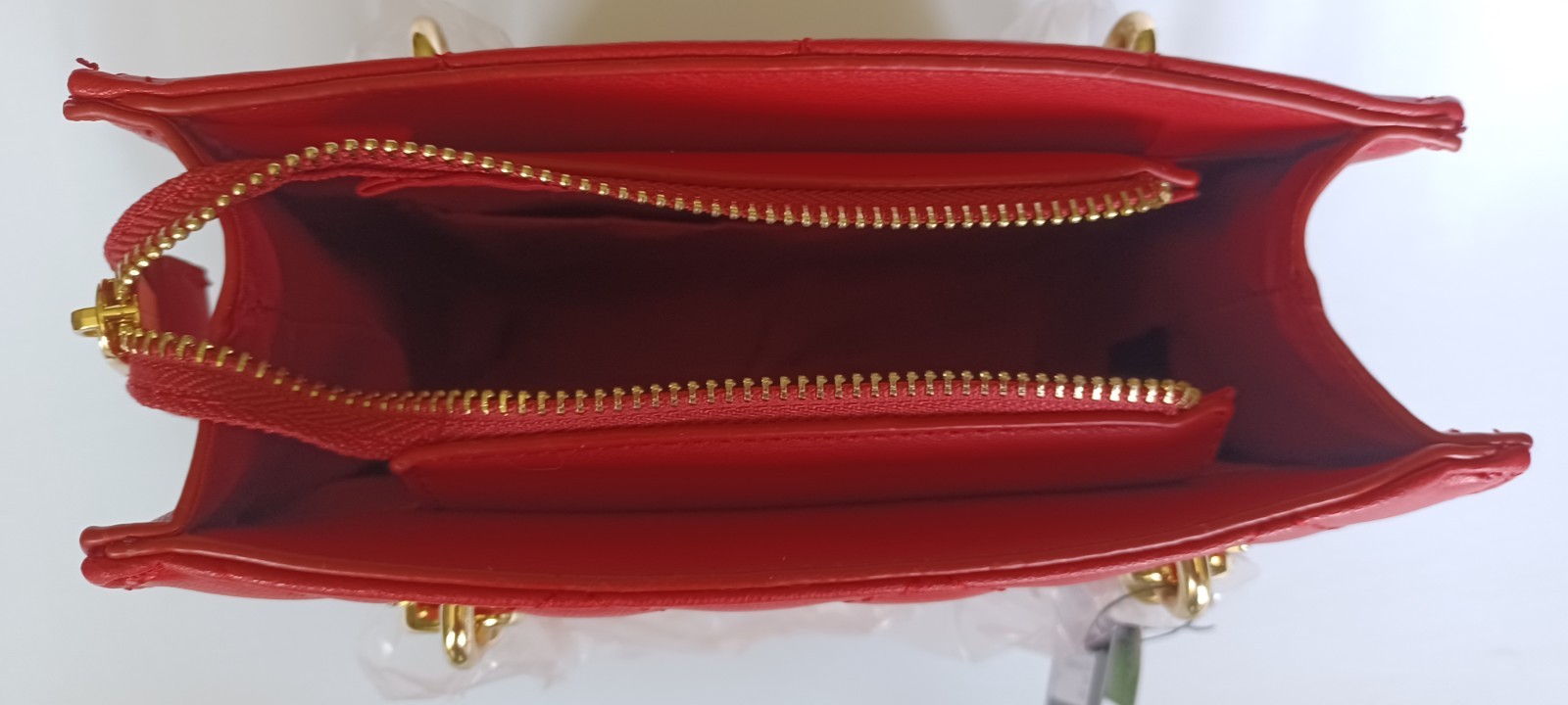 Badgley Mischka Red Quilted Bag With Gold Accents New With Tags