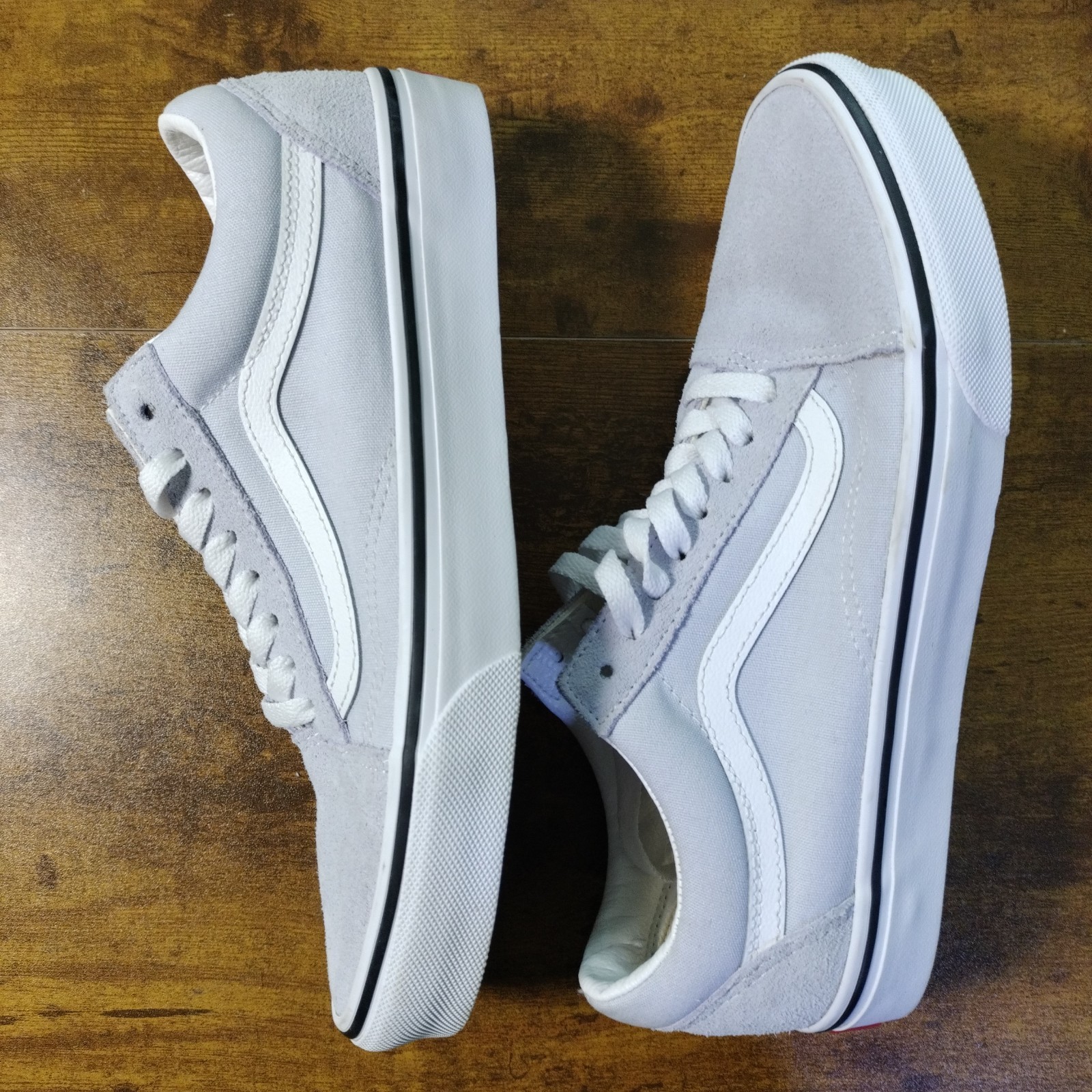 Old Skool Light Gray And White Suede/Canvas Vans Sneaker Size US 9.5 – Unisex