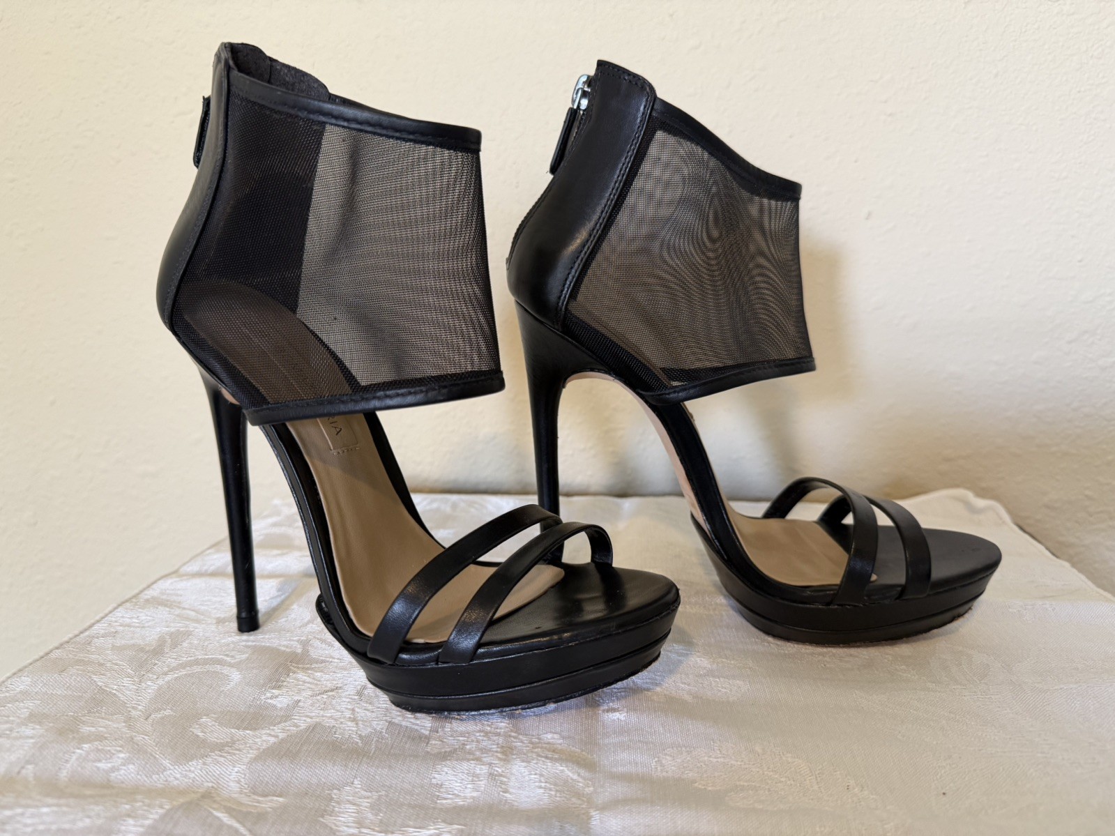 BCBGMaxAzria Black Leather Mesh Platform Heel Sandals 6.5M