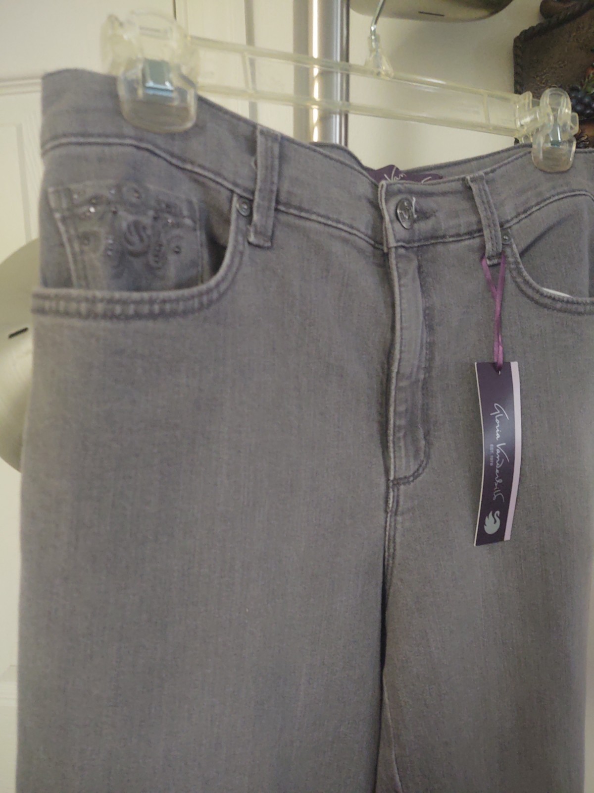 Gloria Vanderbilt Ladies’ Amanda Stretch Denim Jeans – Grey Wash 6 NWT