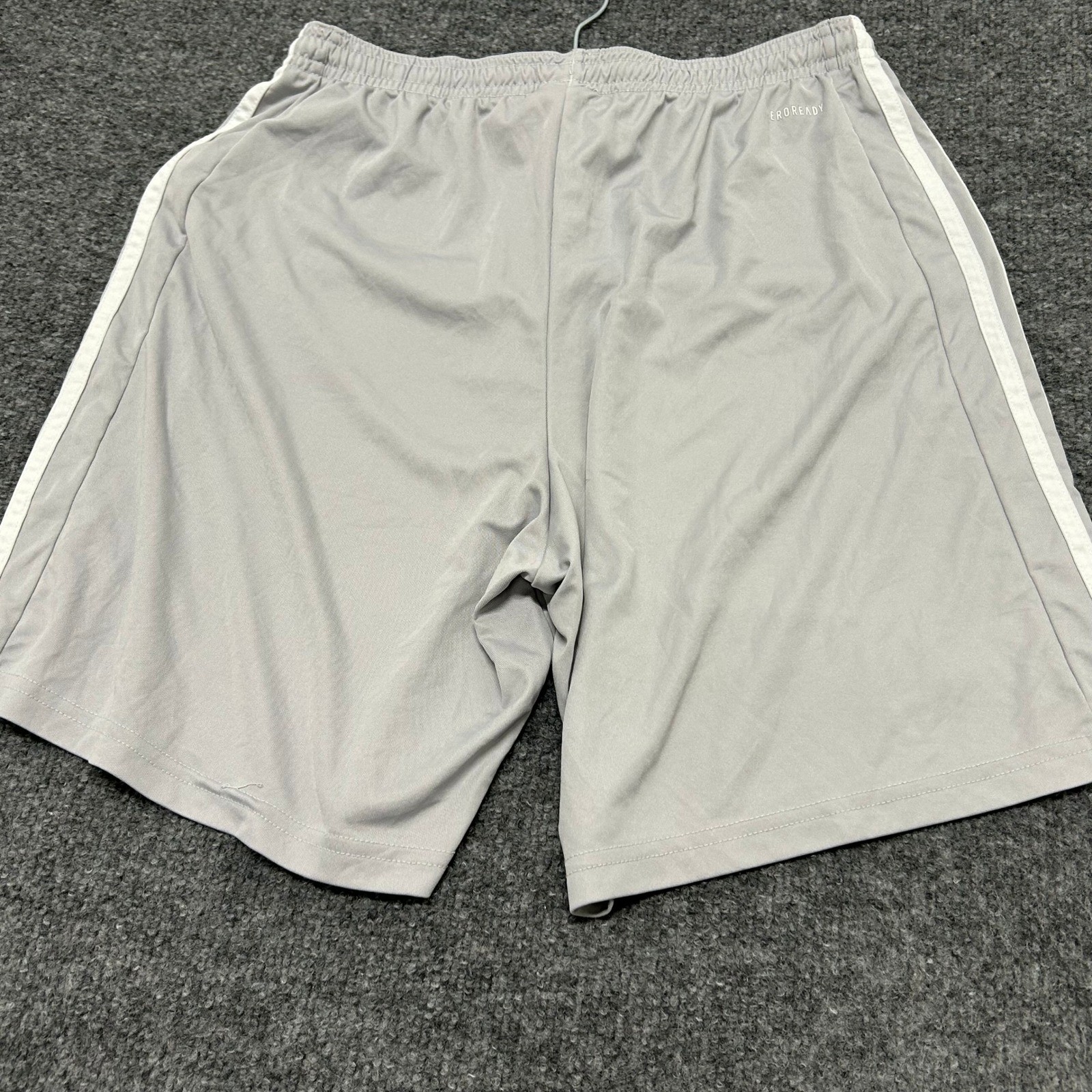Adidas Shorts Mens Size M Grey 3-Stripe Athletic Gym Casual Elastic Waist
