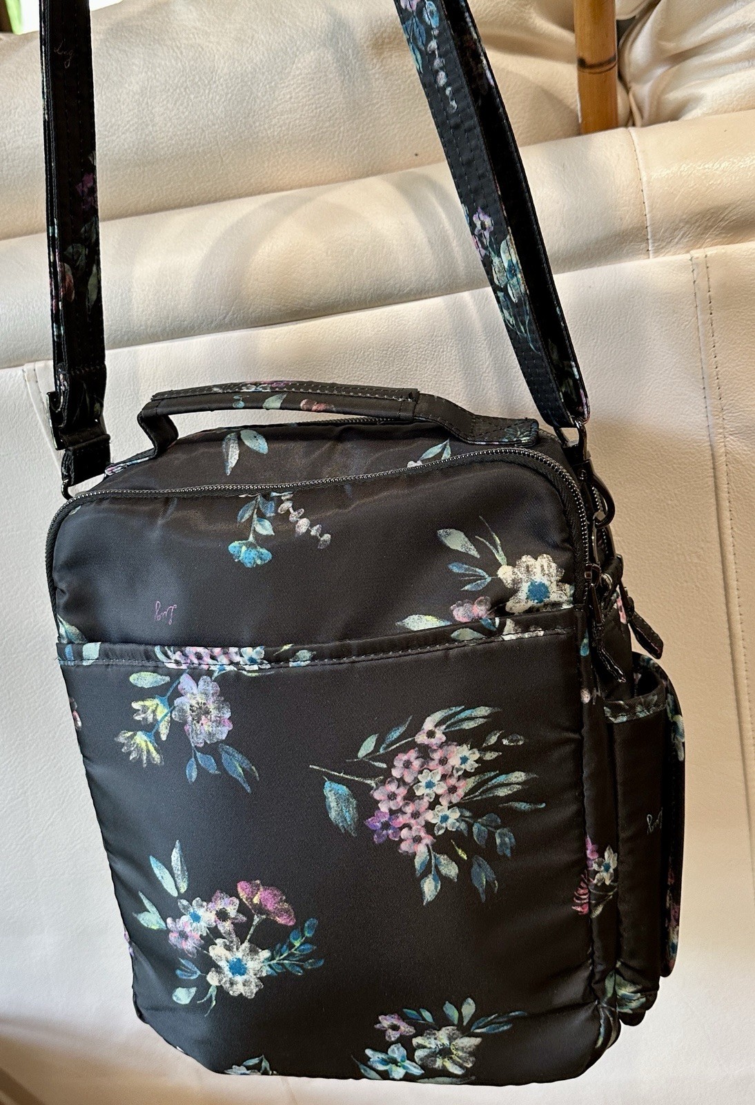 Lug Compass Black Bouquet Floral Medium Organizer RFID Convert Crossbody Bag BK