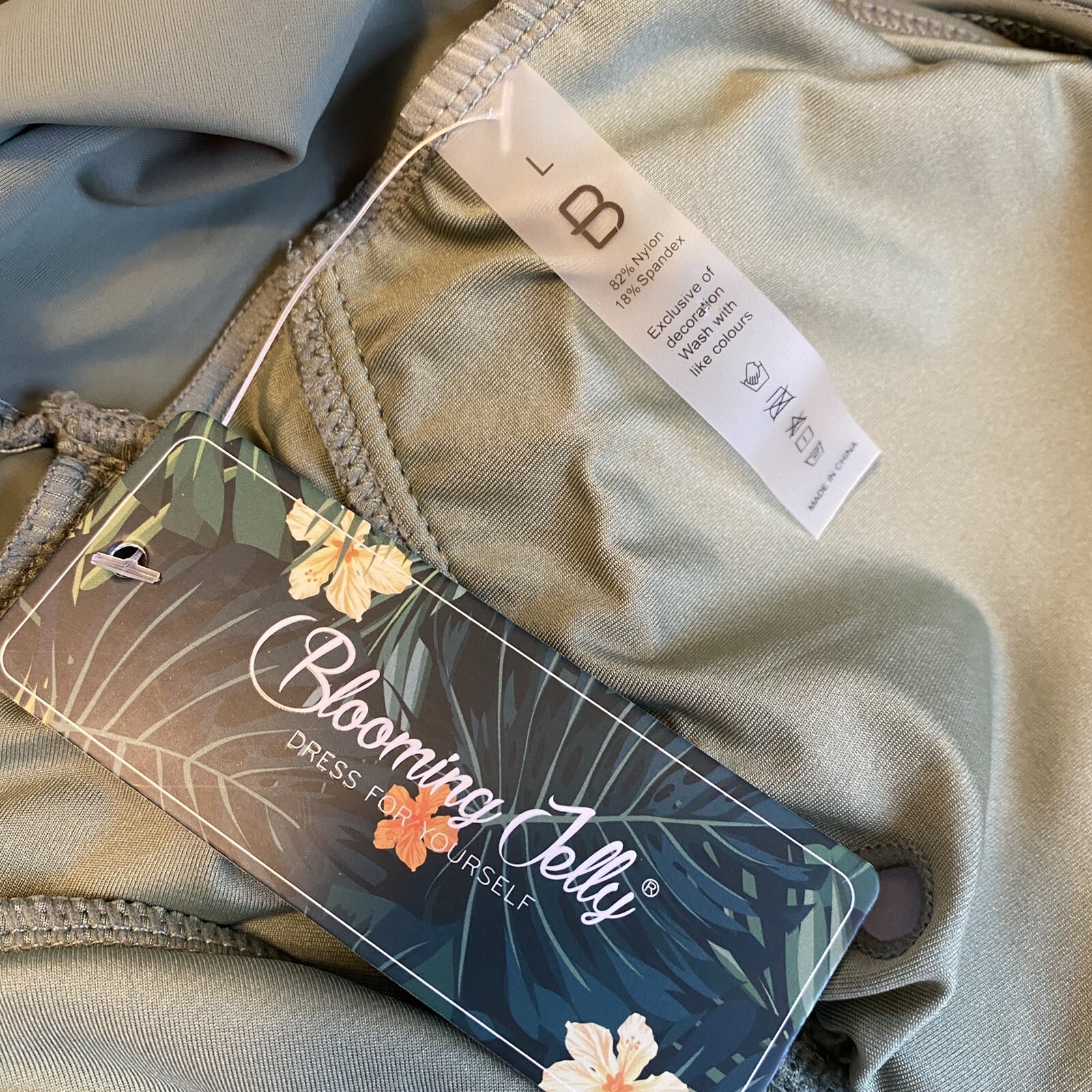 Blooming Jelly Green Swimsuit One Piece Size Large New