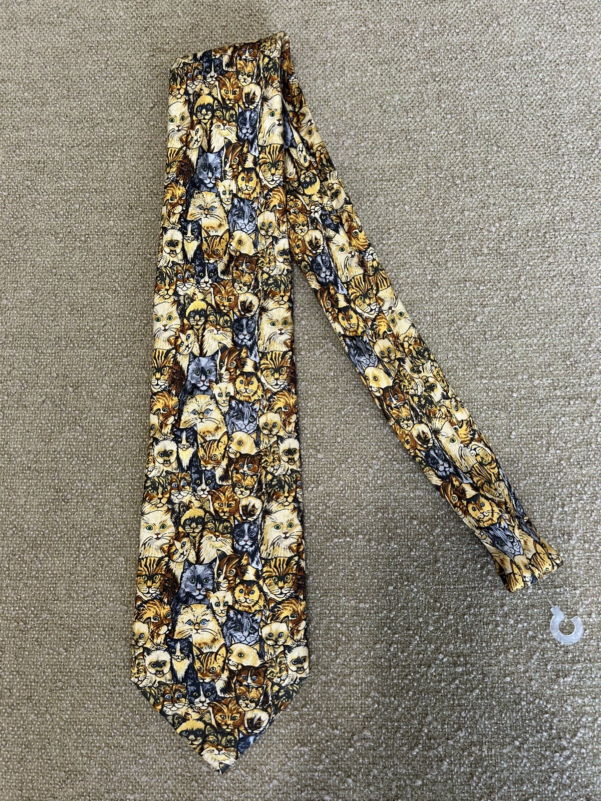 Museum Artifacts Handmade 100% Silk Tie Classic Cat Print Men’s 58″x3.75″ USA