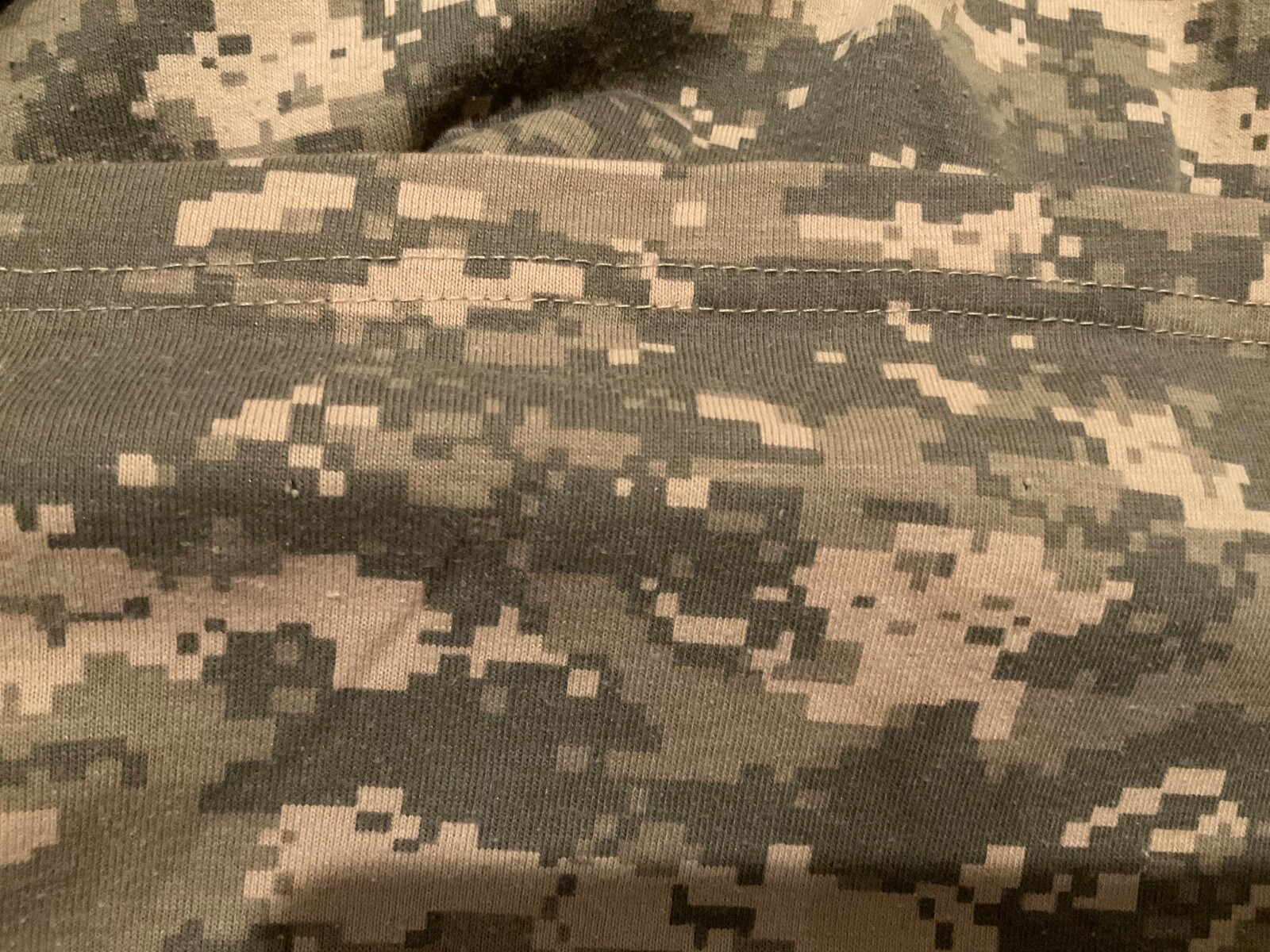 ROTHCO DIGI CAMO RINGER CREW TACTICAL T-SHIRT ( MENS XL ) AS IS PREOWNED