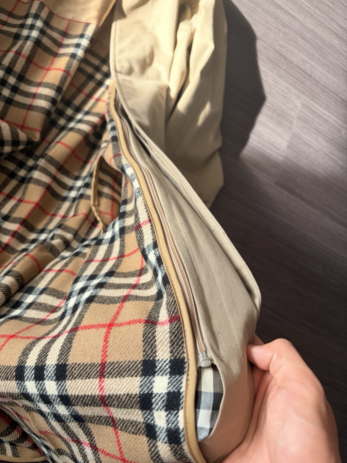 Rare Burberry London Beige Trench Coat 48 Inches Top To Bottom, 16 Inch Sleeves