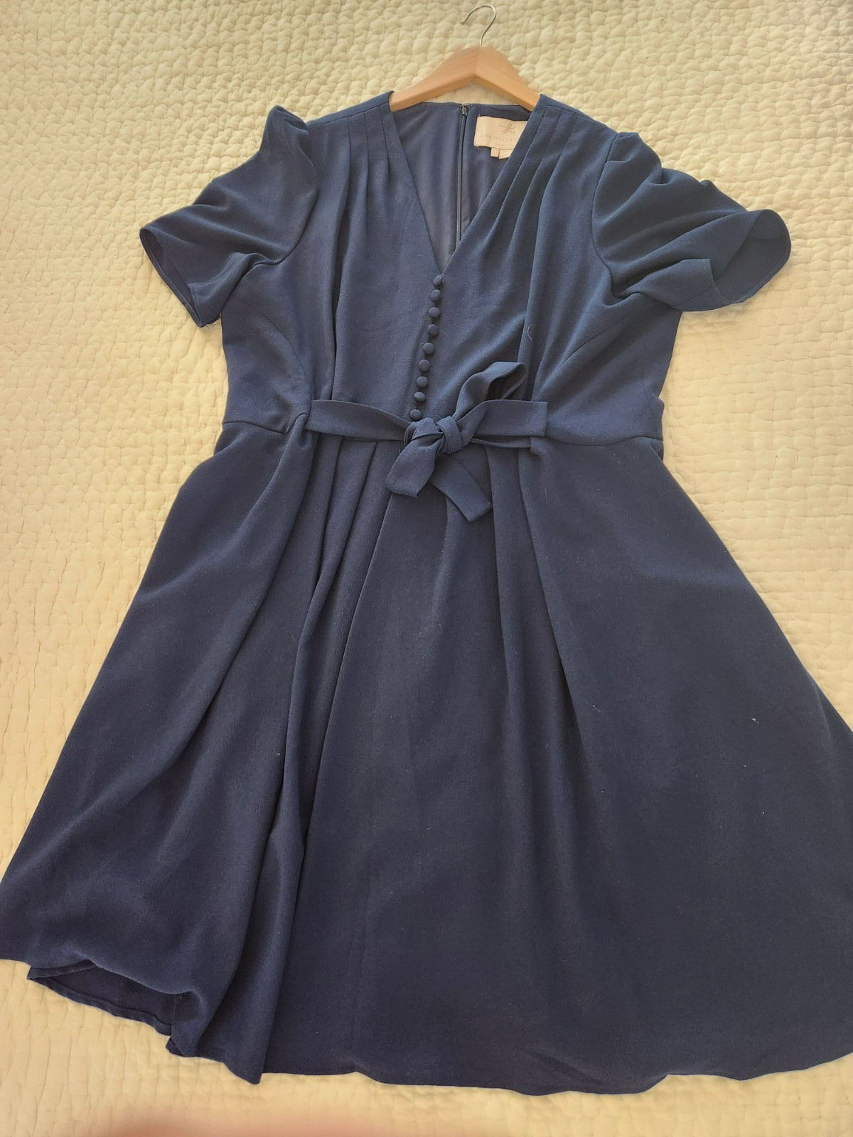 GAL MEETS GLAM Navy Blue Crepe Dress w/ Covered Buttons – Size 18