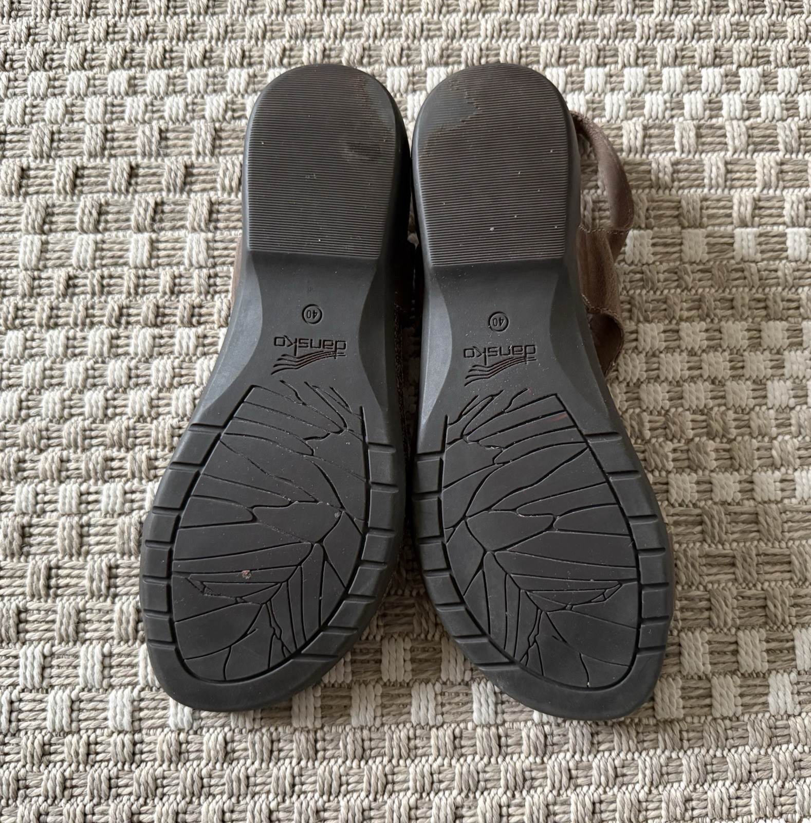 DANSKO Reece Thong Flat Slingback Sandals 40 9.5 10 Brown Waxy Burnished Leather