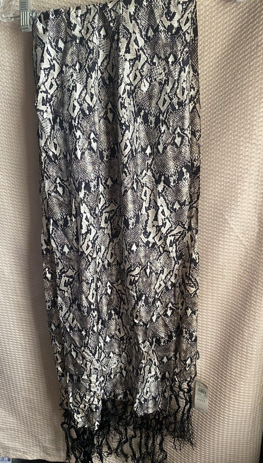 Ann Taylor Silk Animal Print Scarf 23 in x 62 in (not including tassels) NEW!