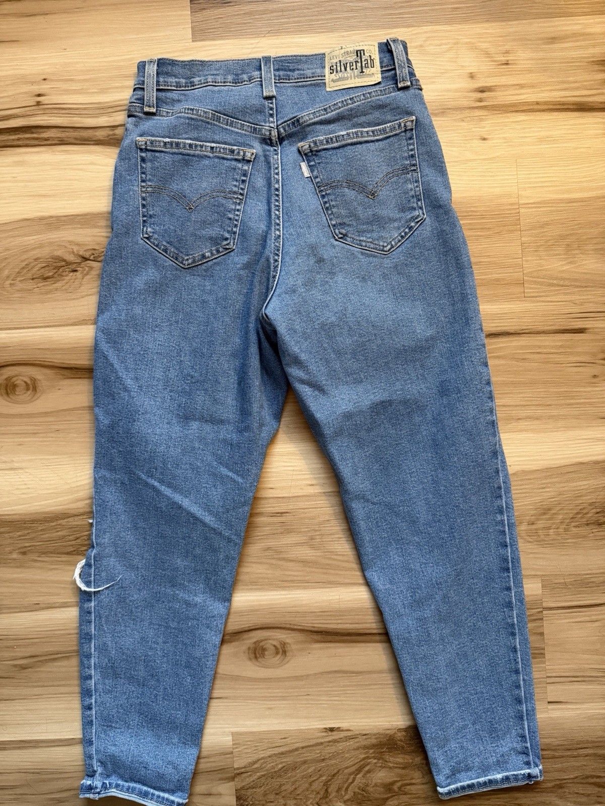 Levi’s SilverTab Mom Jeans Women’s 27×27 High Rise Distressed Light Wash