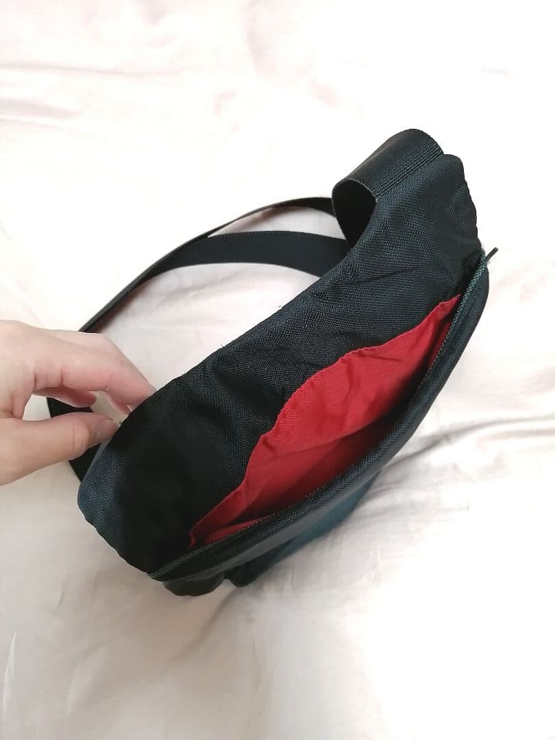 TUMI Mens Black Shoulder Bag Adjustable Strap Soft Fabric 9.45 x 9.84 x 2.36 in