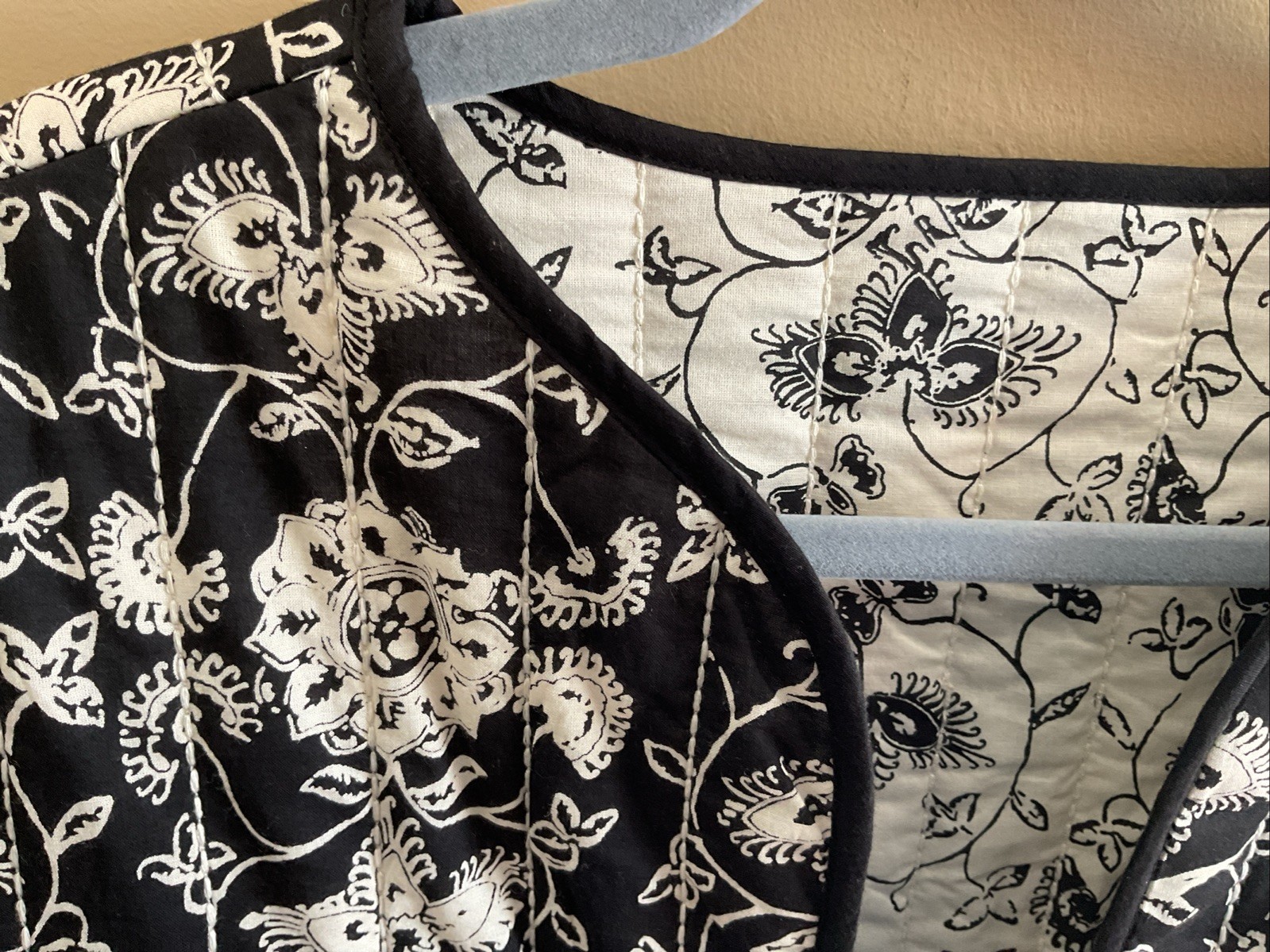 Ladies Size L Reversible Quilted Floral Cotton Jacket- Black & Cream, Worn Once