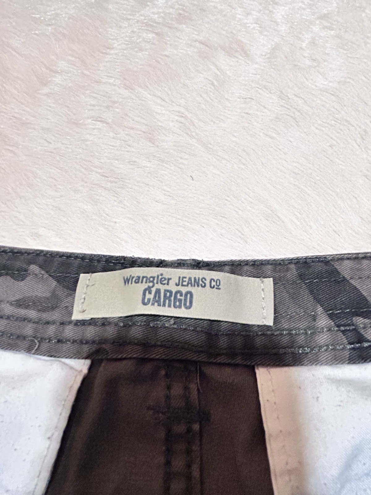 Wrangler Cargo Camo Distressed