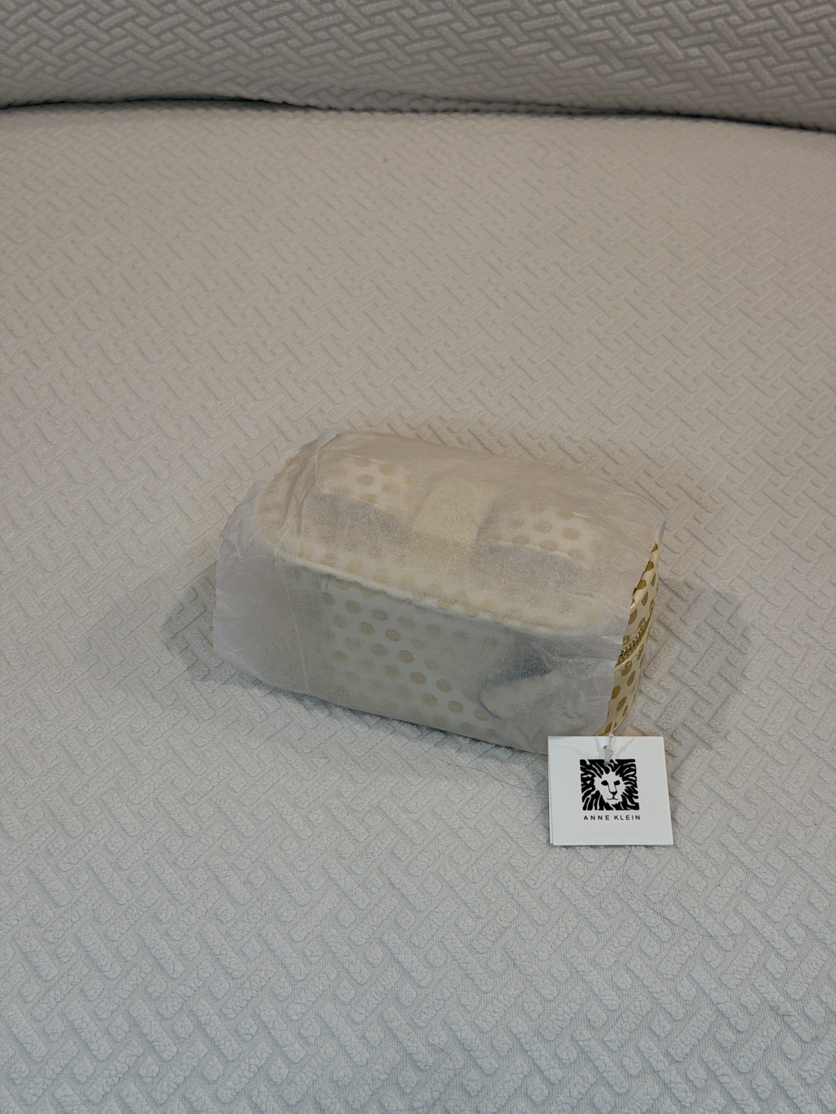 Anne Klein New York Gold Polka Dot Zipper MakeUp Cosmetic Bag Toiletries Pouch