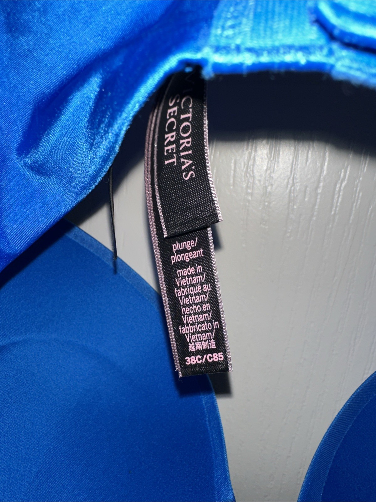Victoria’s Secret Bombshell Plunge Add 2 Cup Sizes Push-Up Bra 38C Blue