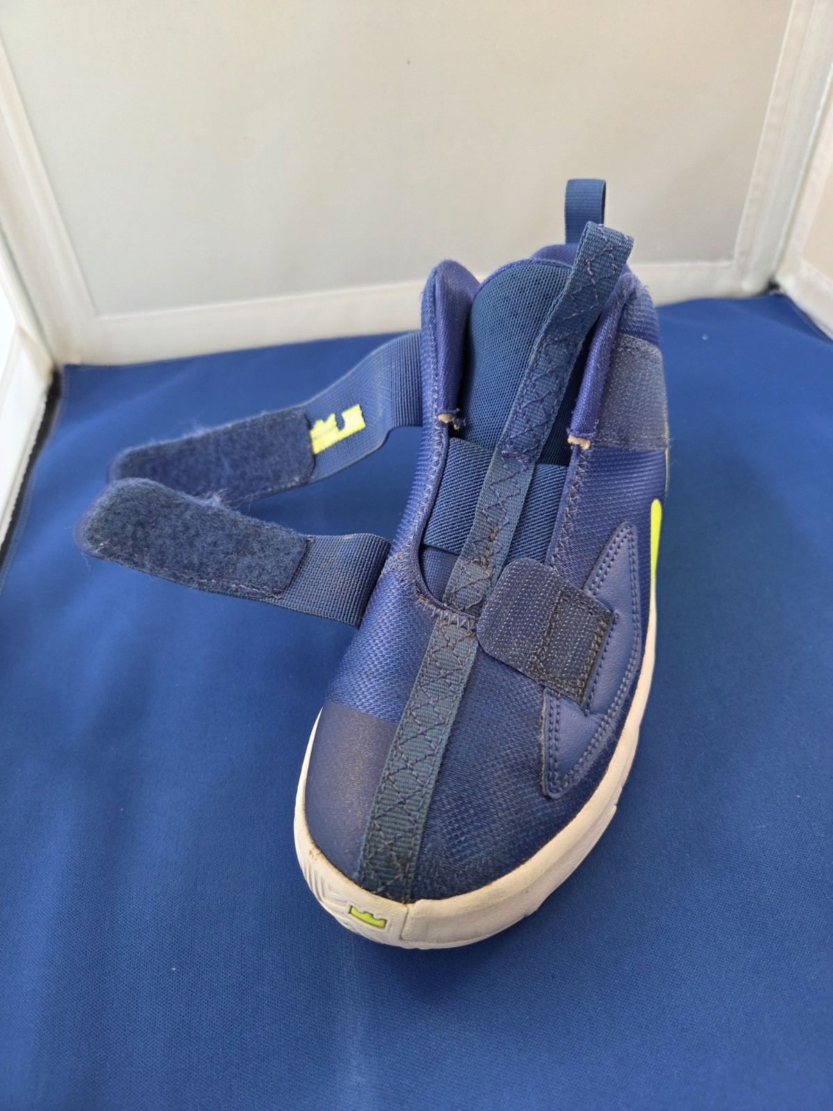 Nike LeBron Soldier Kids Mid Top Blue/Green Hook & Loop Strap Sneakers 2.5