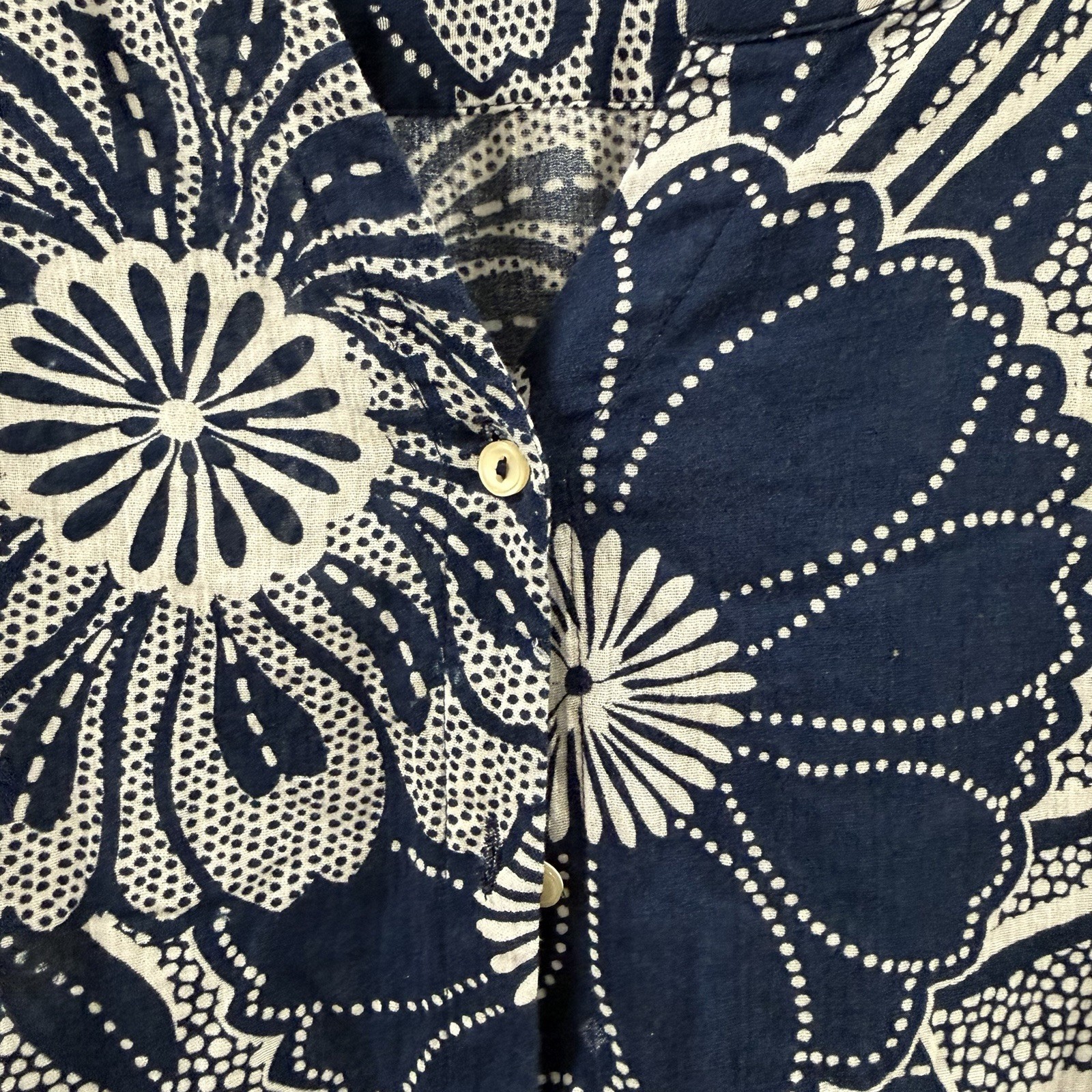Talbots Women Blue&White Geometric Floral Print Button Down Long Sleeve Blouse L
