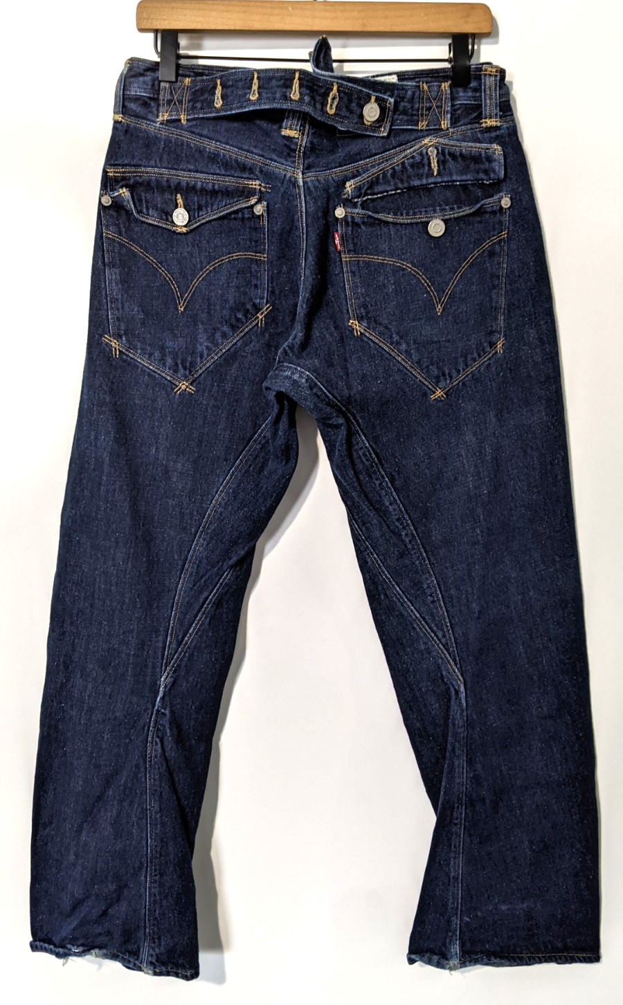 VTG Levis Engineered Men’s Twisted Jeans Sz 32 Button Fly Button Back Strap