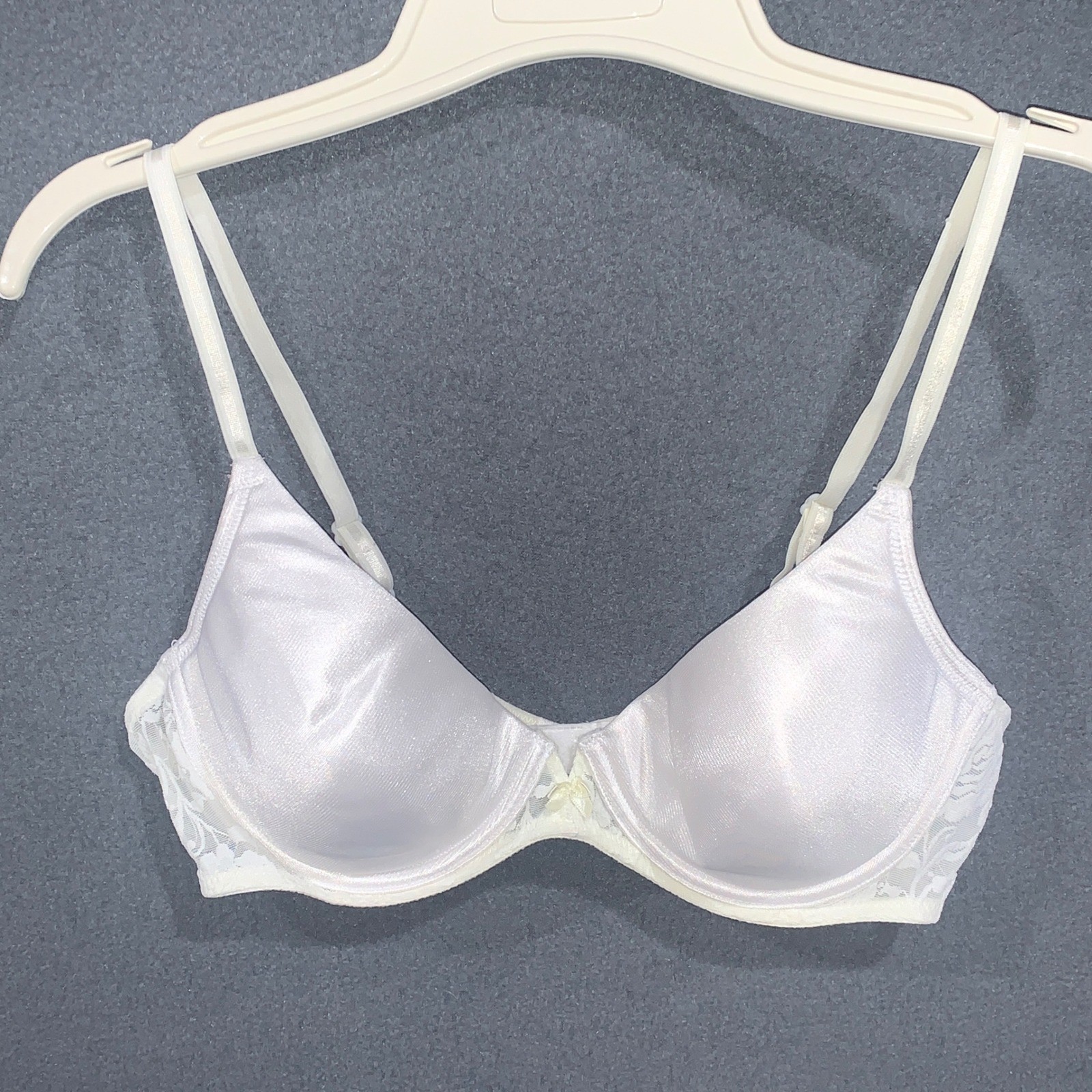 Kathy Ireland Underwire Bra Womens 36B White Lace Satin Bow Lingerie