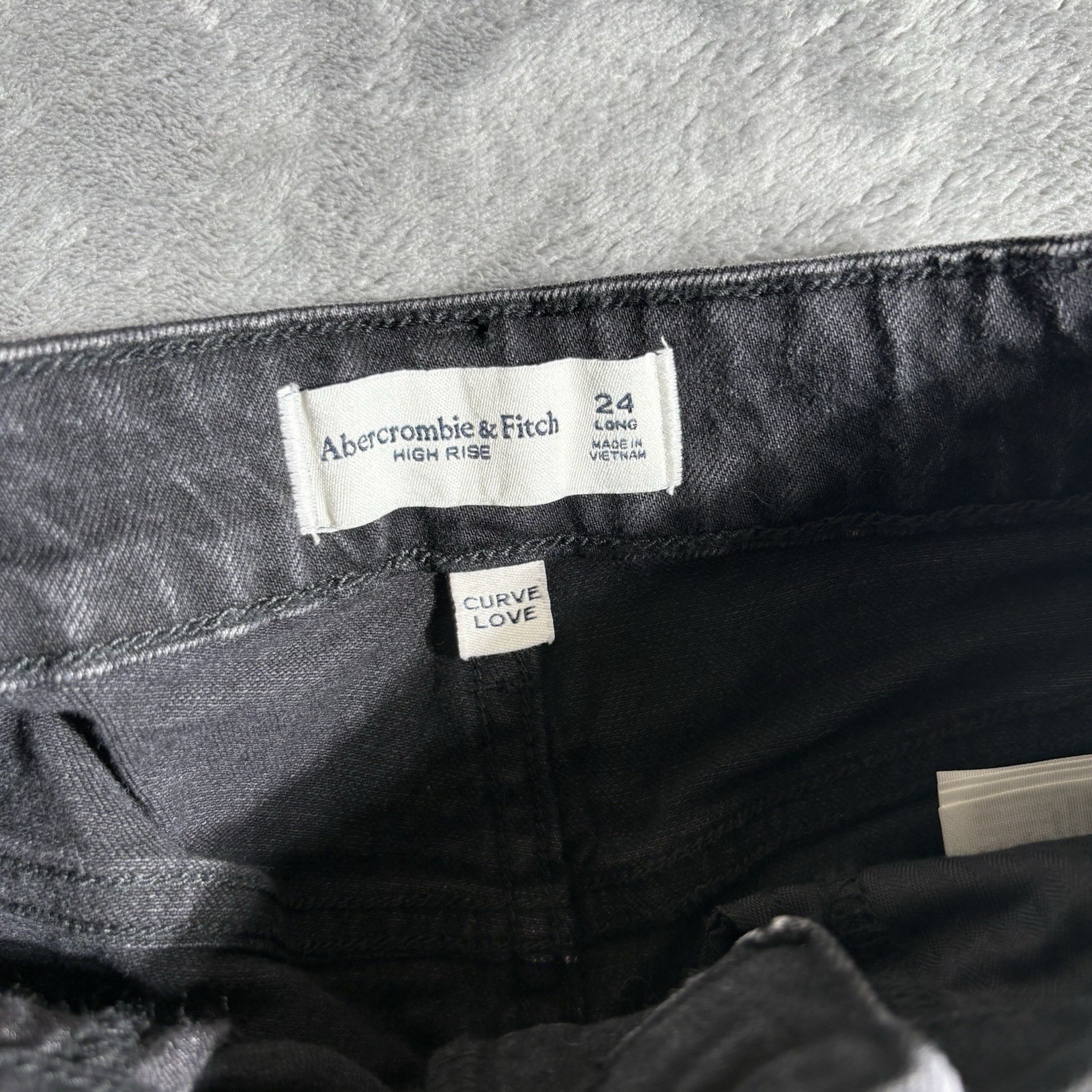 Abercrombie & Fitch Curve Love 90s High Rise Black Wash Jeans 24 Long