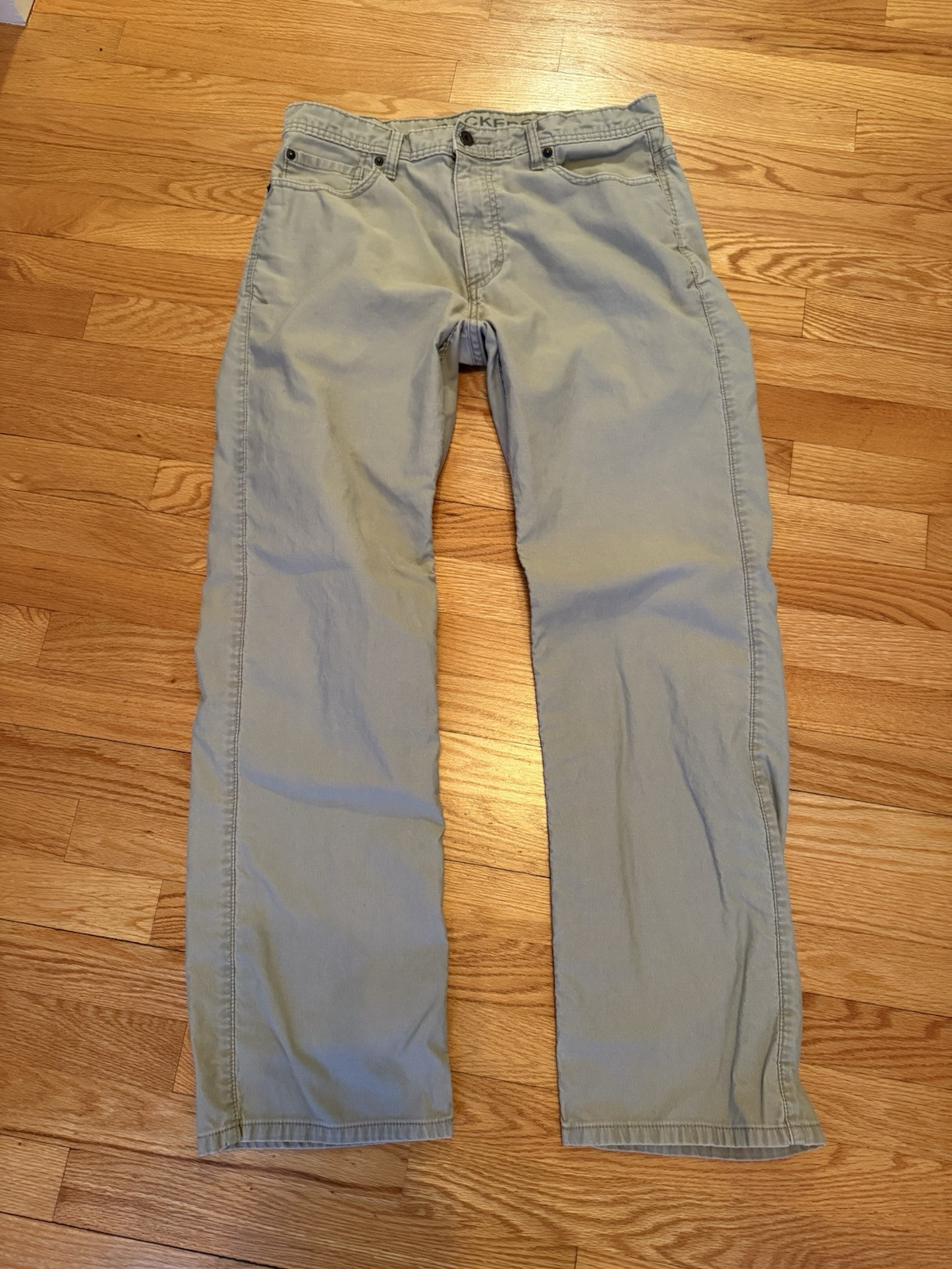 Dockers D3 Classic Fit Mens Khaki Pants Size 32 x 32 Zipper Button Closure