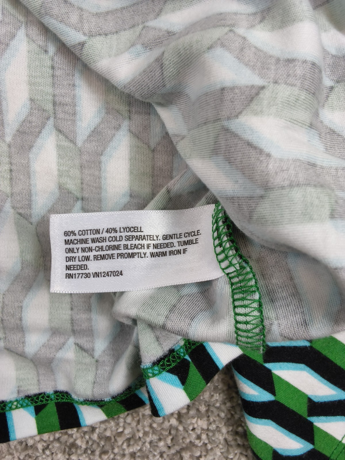 Diane Von Furstenberg Target Arrow Geo Green Long Sleeve Crew Neck Top Size Larg