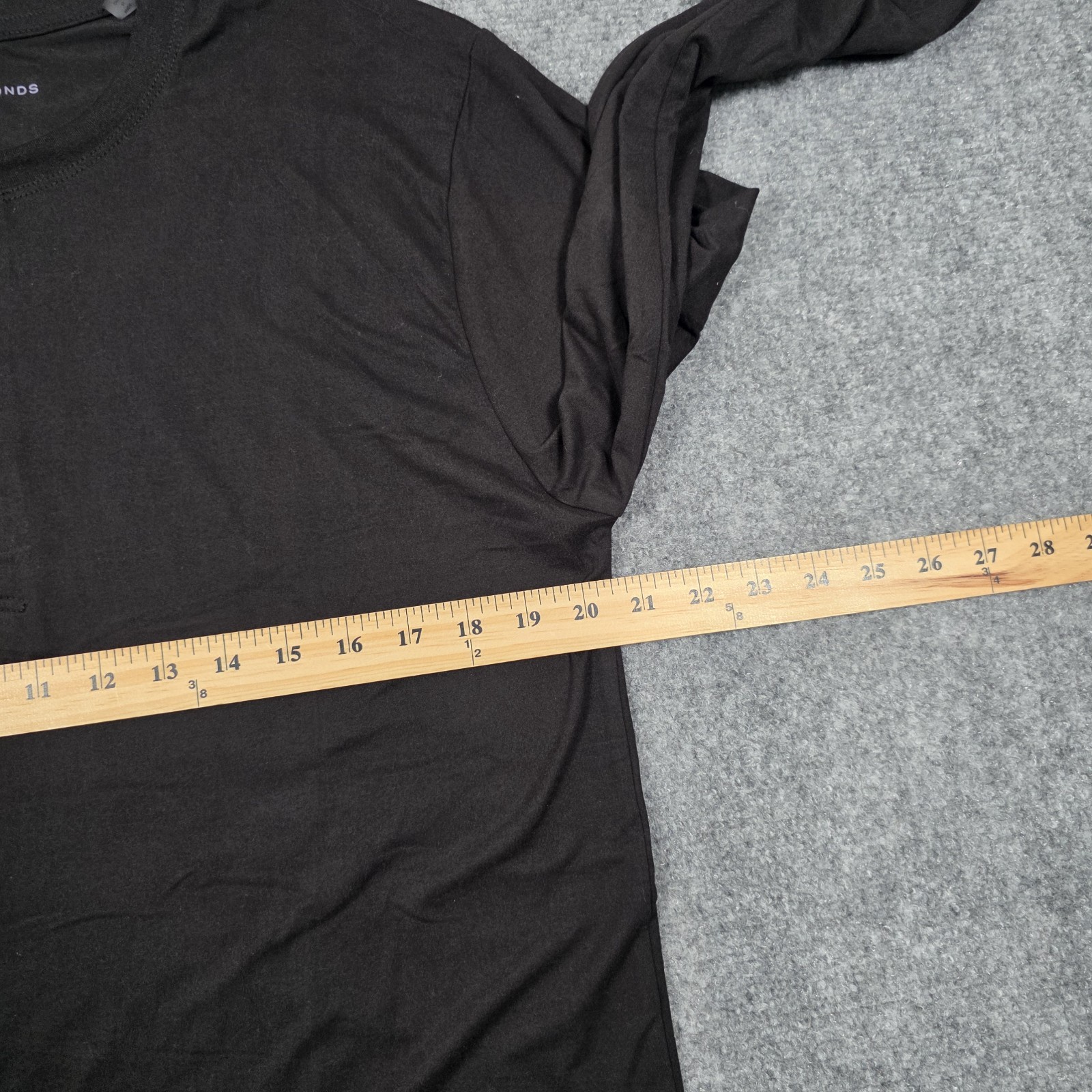 7 Diamonds Core Henley Men’s M Black Performance Lightweight Shirt Long Sleeve