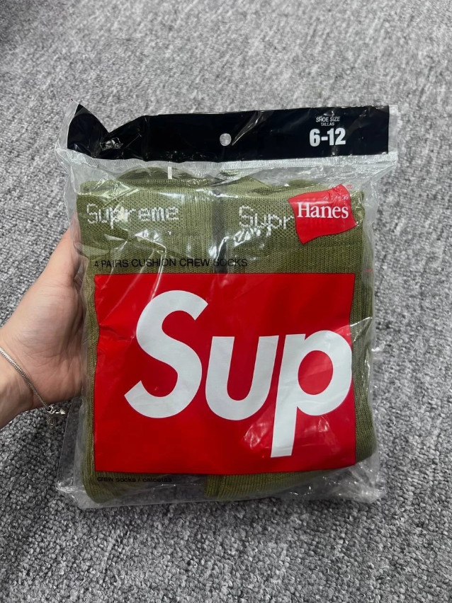 On Sale- Supreme Hanes Crew Socks Green 4 Pack Size 6-12 Streetwear NWT