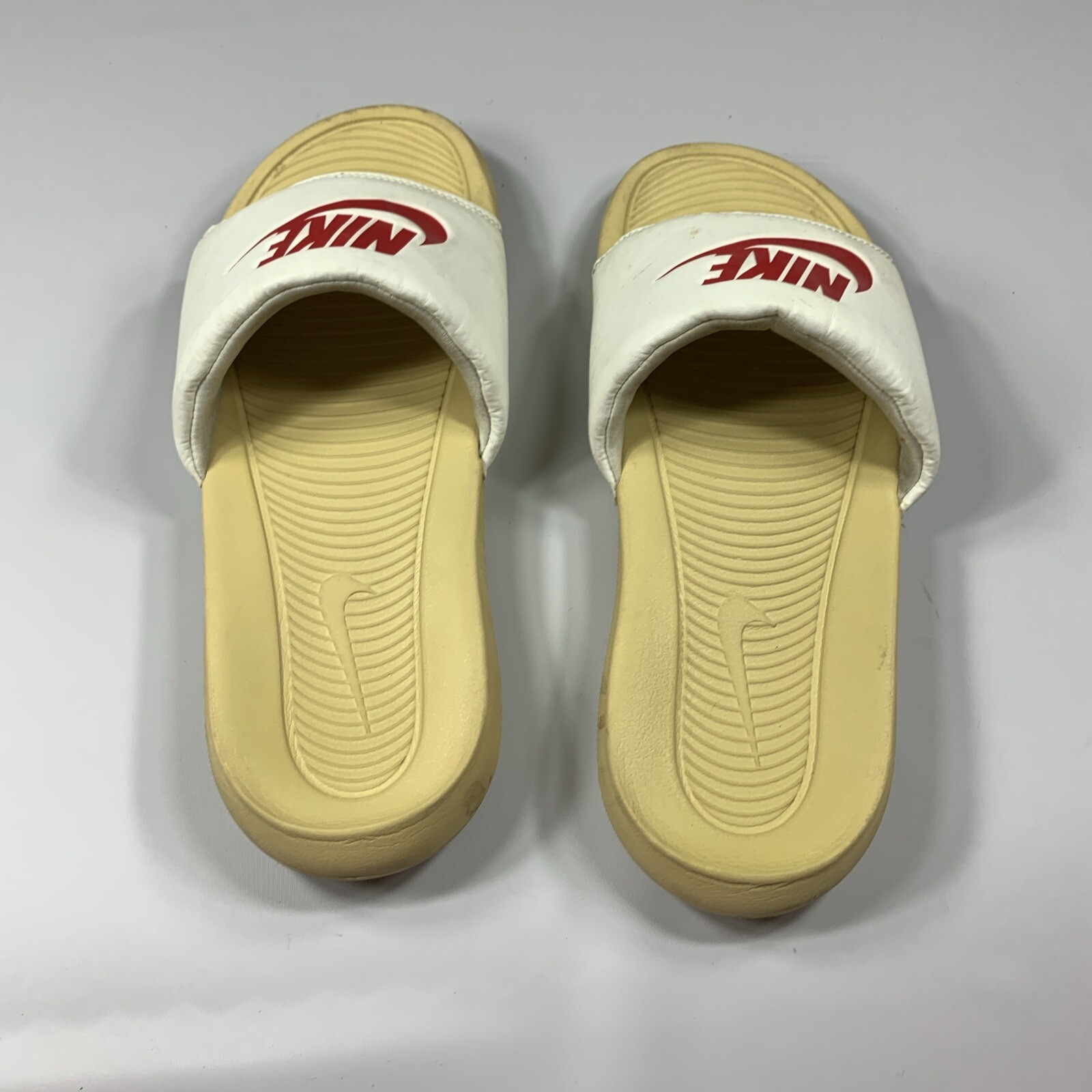 Men’s Nike Victori One Slide, Summit White/Sesame/University Red Sz 8 CN9675-107