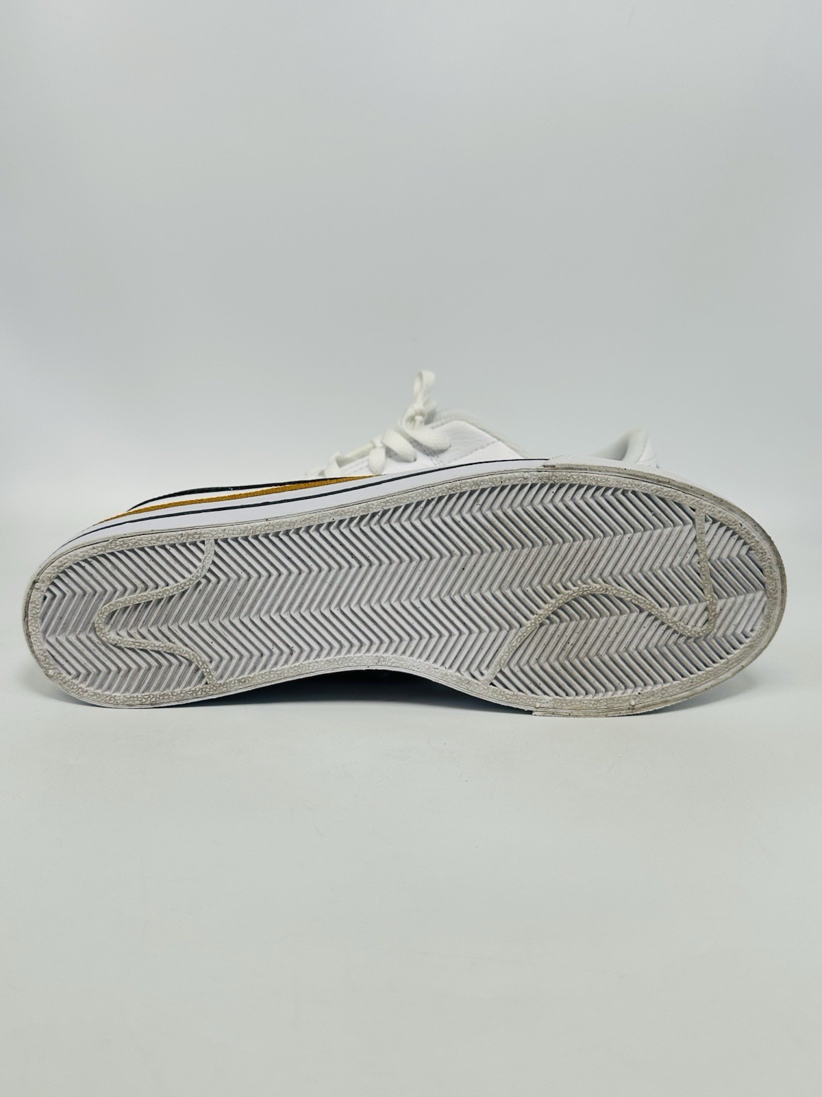 Nike Court Legacy NN Sneakers White/Team Sz 9.5 WOMENS 8 MENS SEE PHOTOS NO BOX